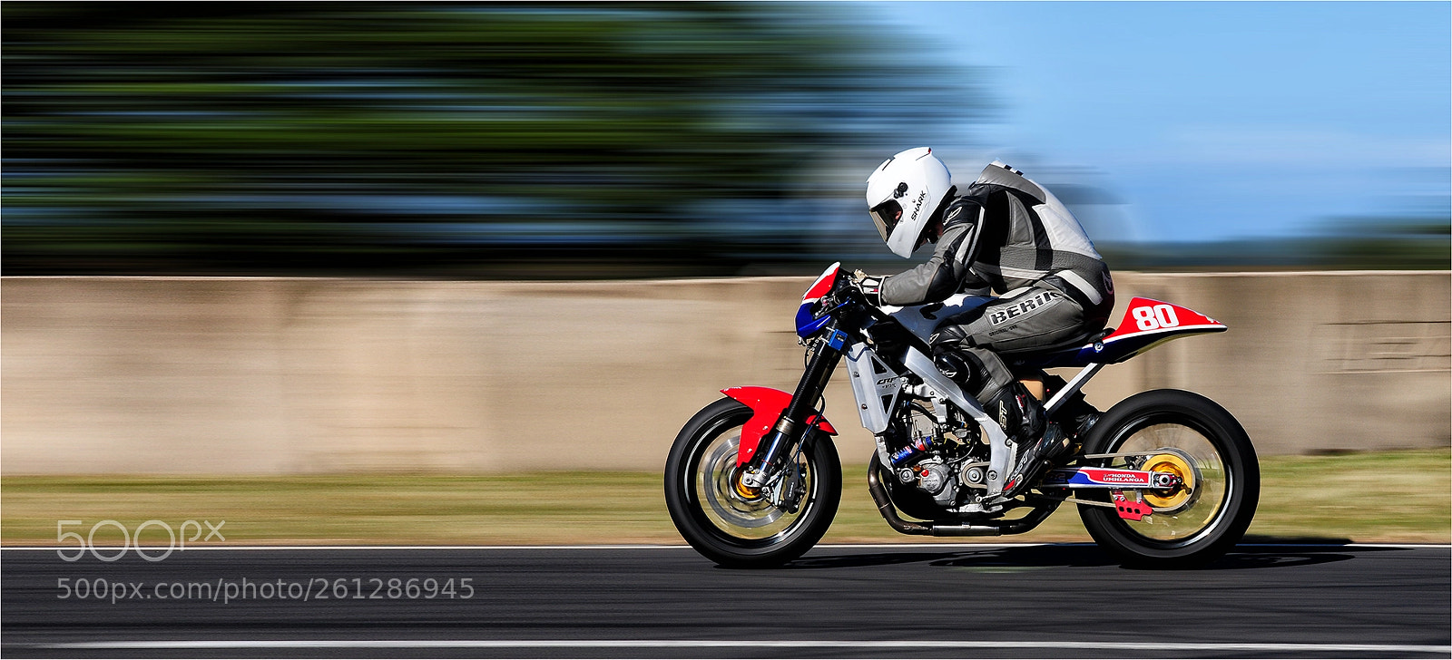 Nikon D300 sample photo. Roy hallett 80 photography