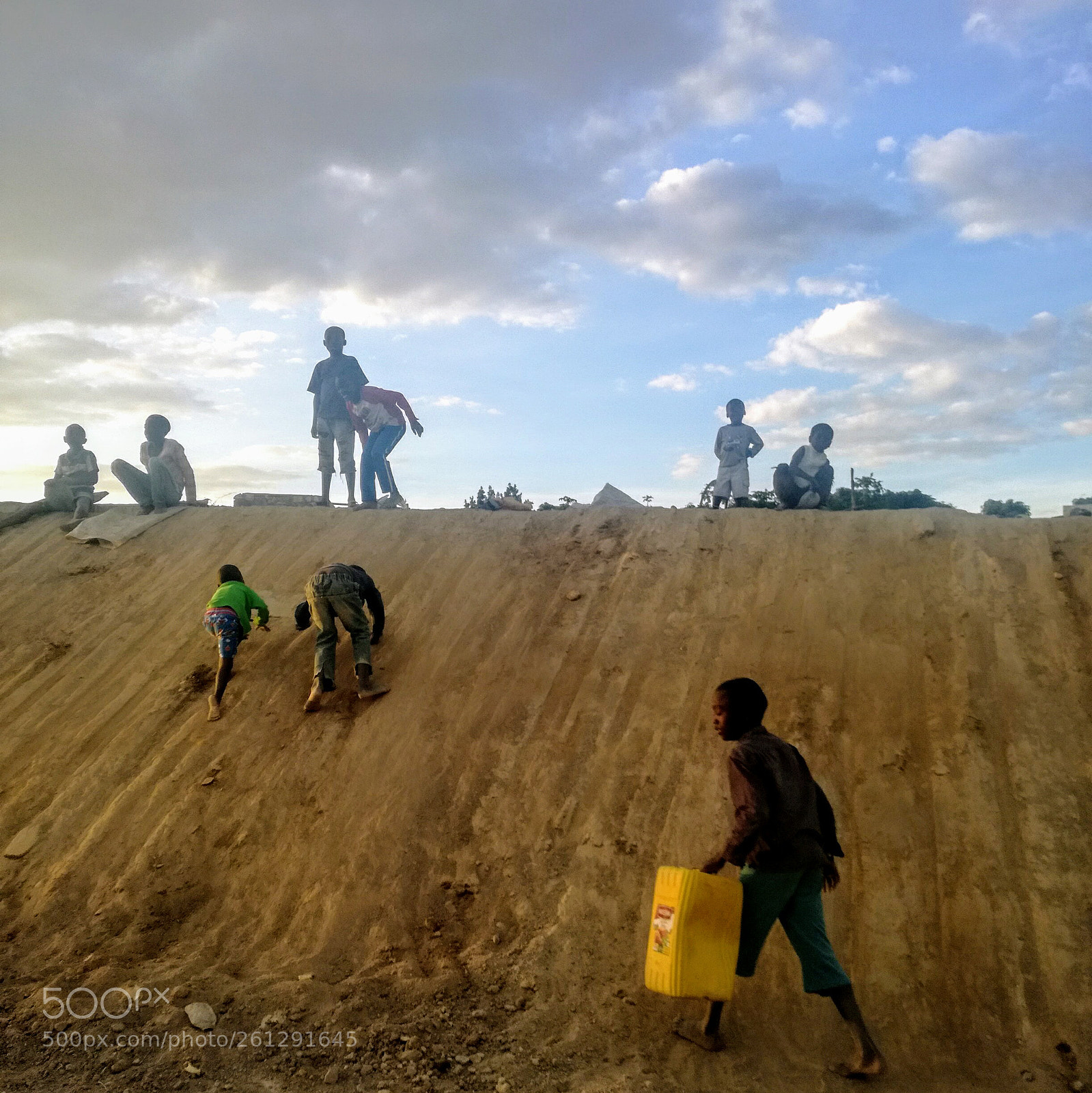 HUAWEI P9 LITE sample photo. Living on the hill photography