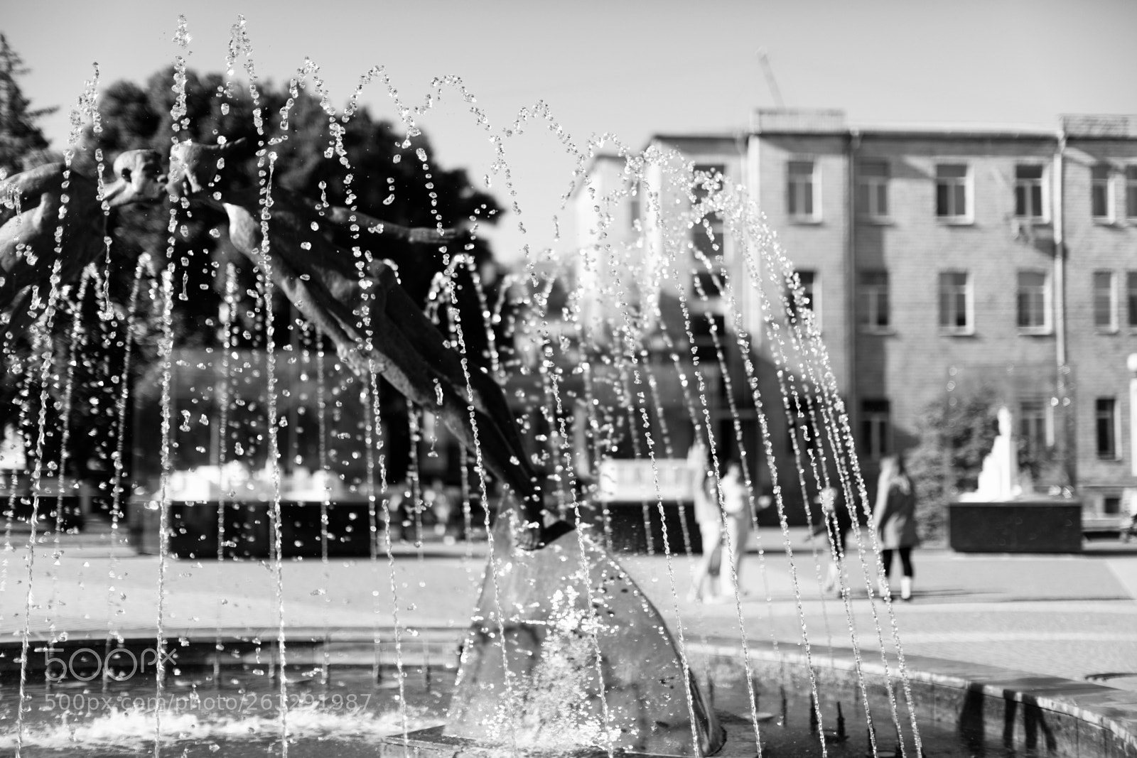 Canon EOS 5DS sample photo. A fountain photography