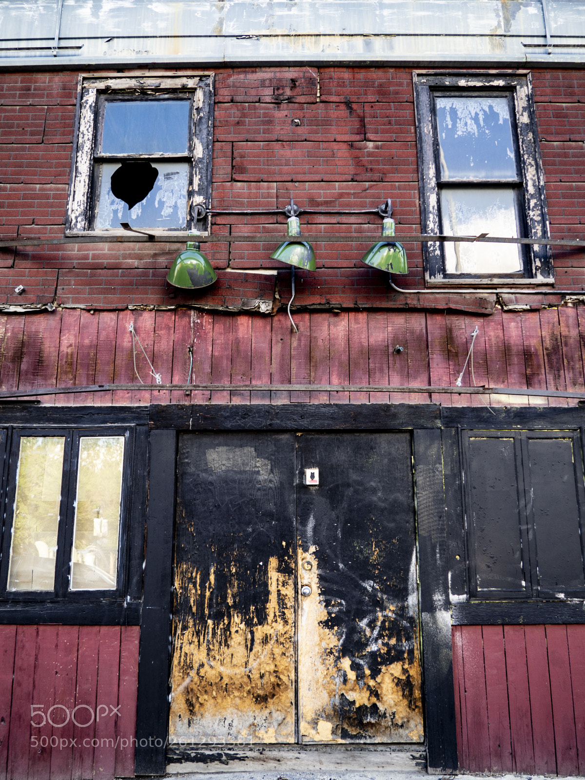 Olympus OM-D E-M10 II sample photo. Beautiful decay photography