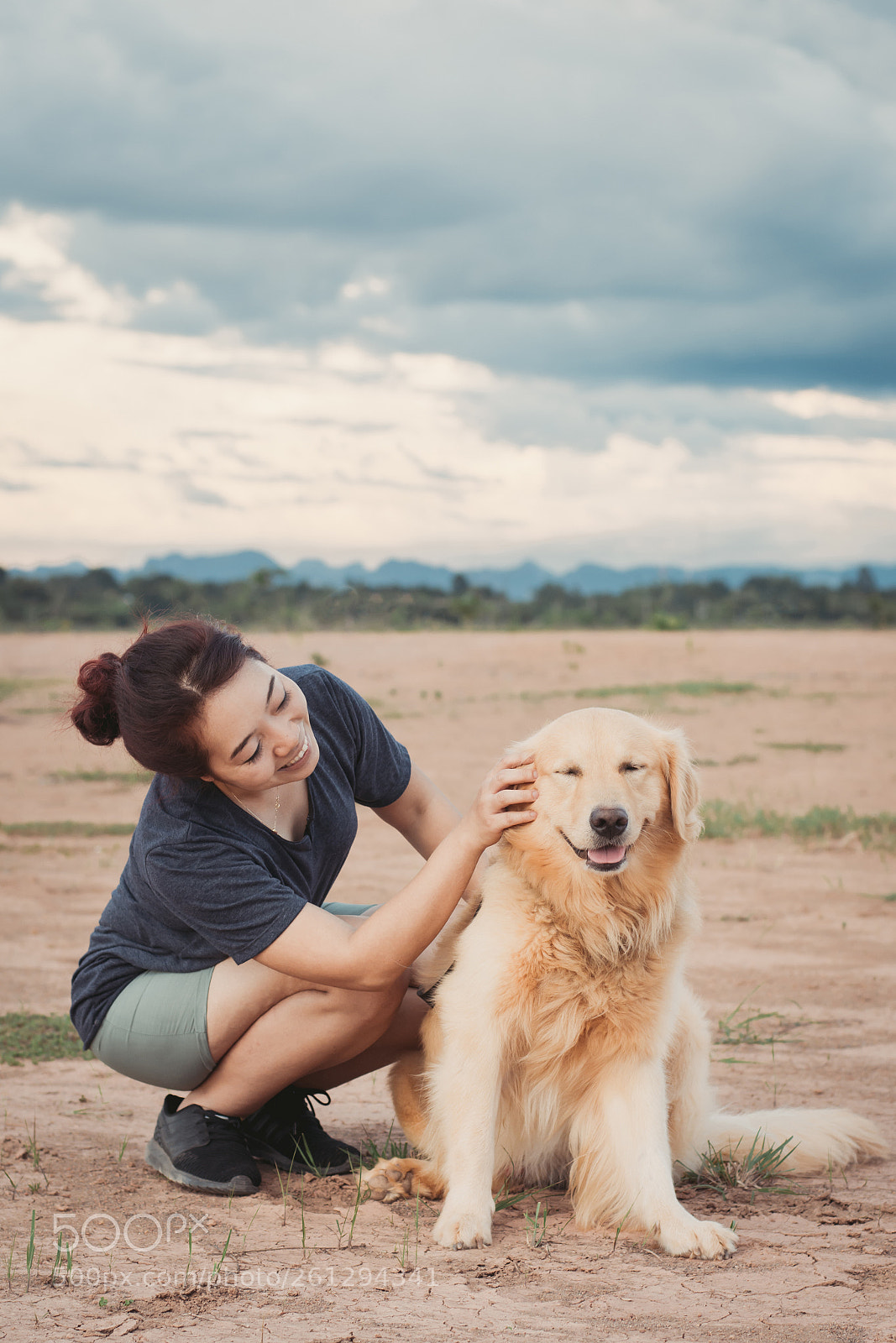 Nikon D7100 sample photo. Woman with her golden photography
