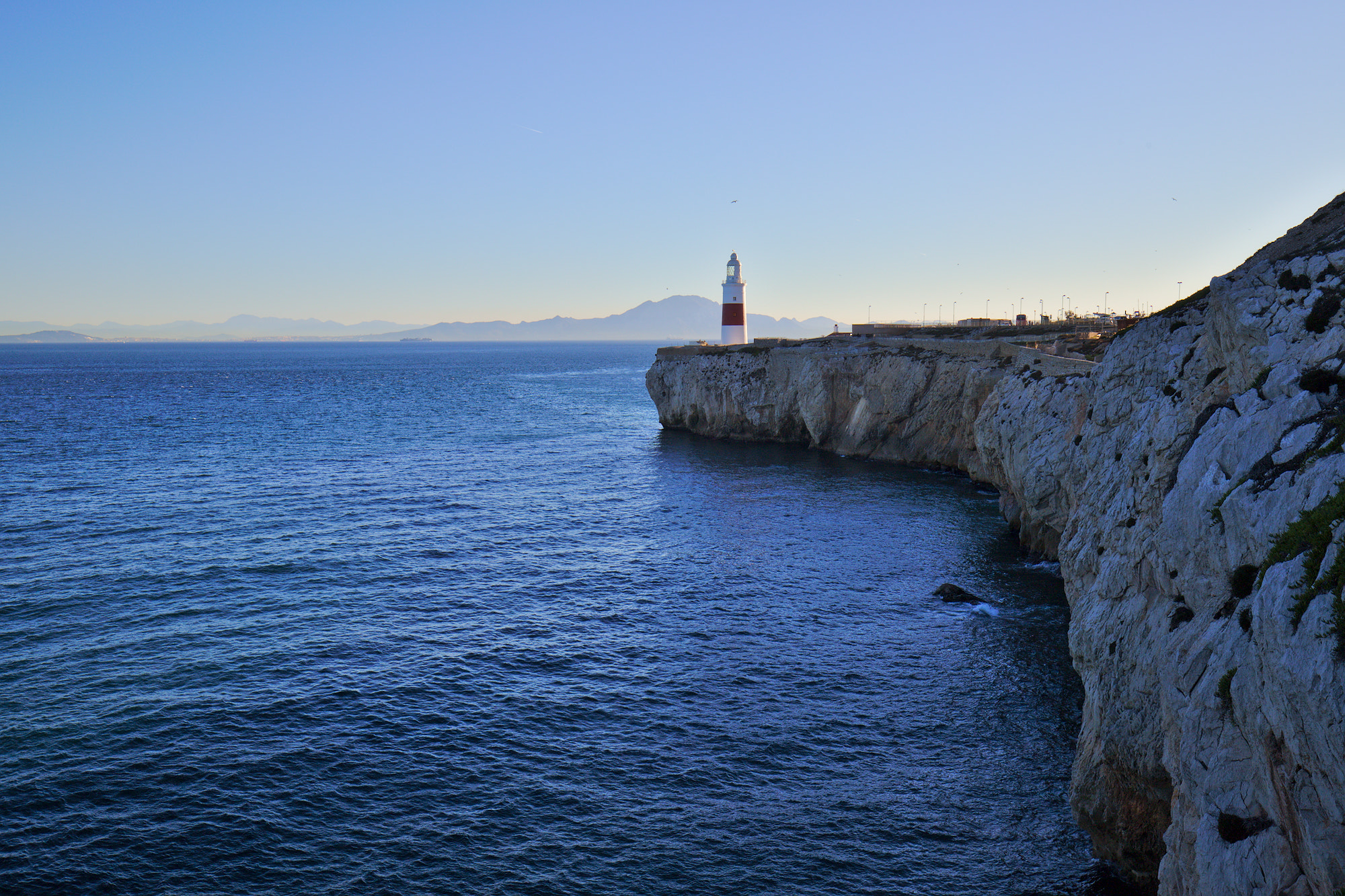 Canon EOS 6D Mark II + Canon EF 16-35mm F4L IS USM sample photo. Europa point lighthouse photography
