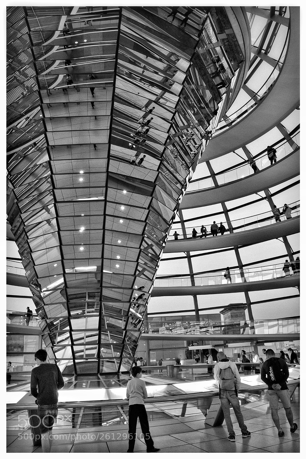 Nikon D5200 sample photo. People inside the reichstag photography