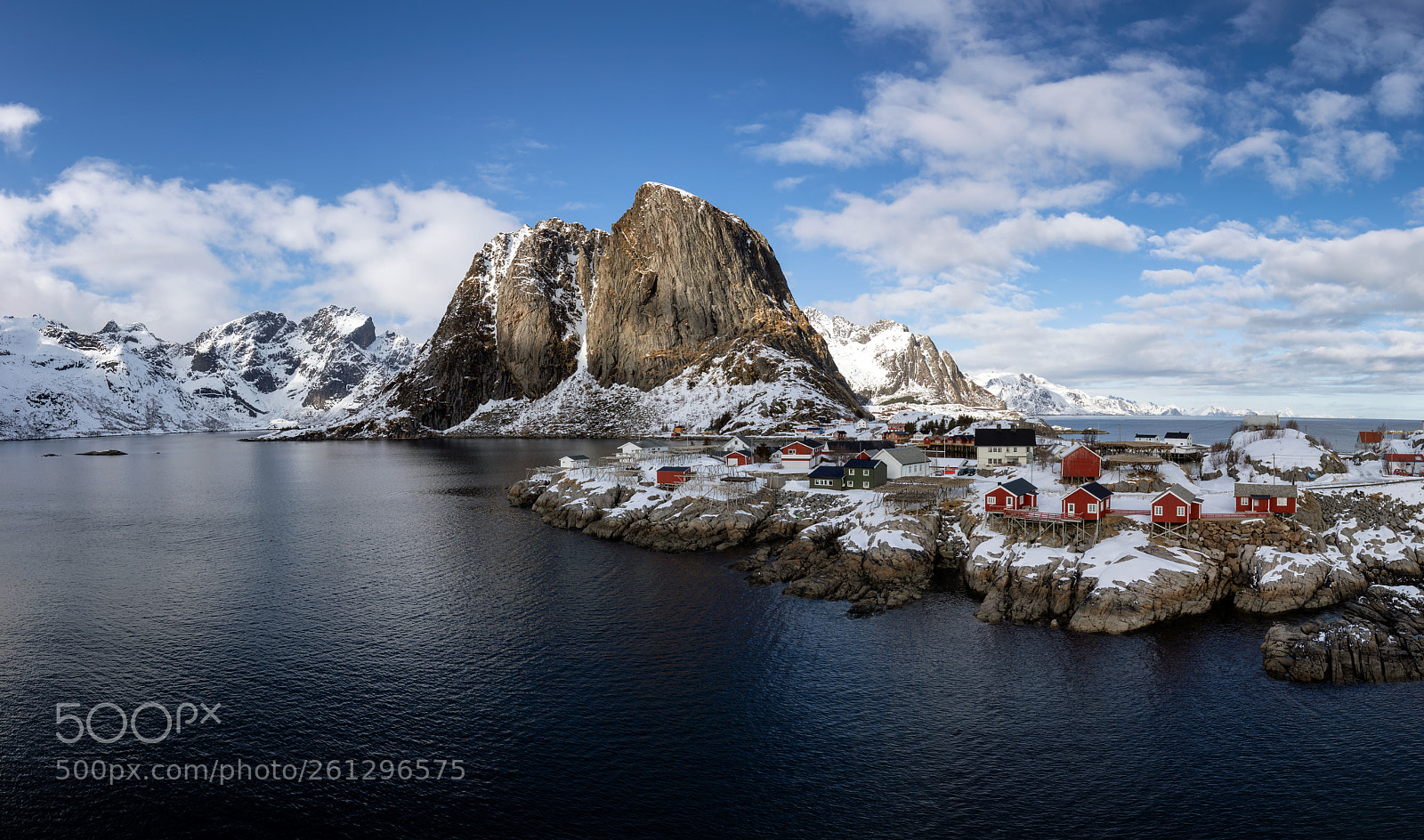 Canon EOS 5D Mark IV sample photo. Fishing village in lofoten photography