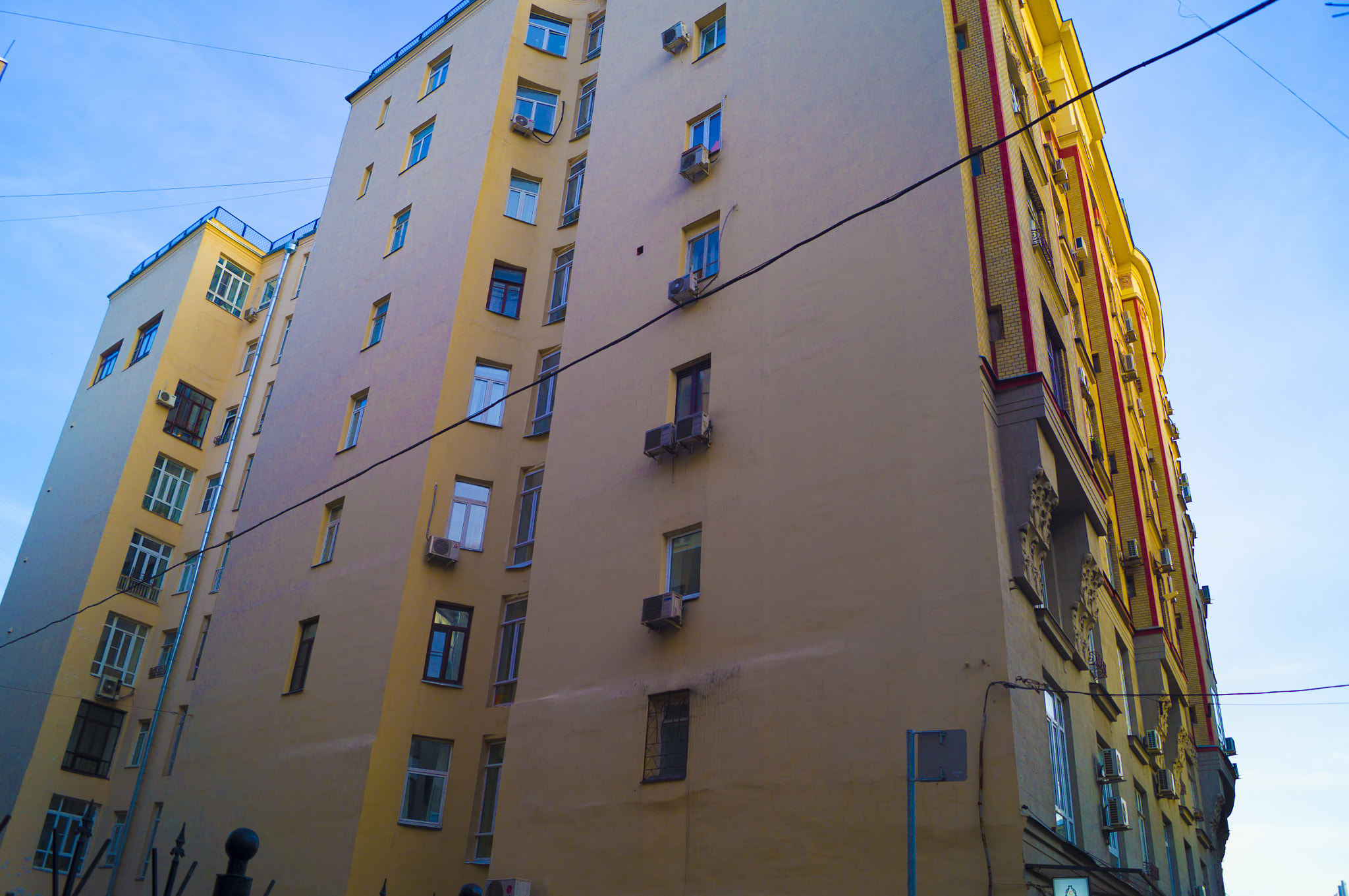 Sony SLT-A37 sample photo. House of cheap apartments photography