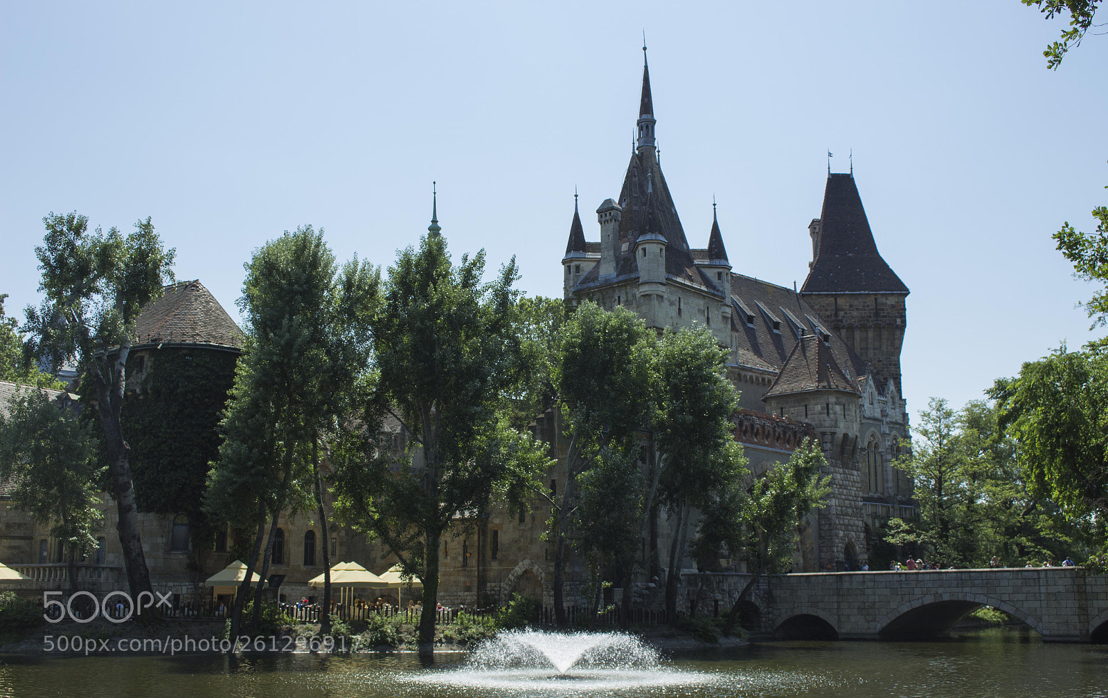 Canon EOS 100D (EOS Rebel SL1 / EOS Kiss X7) sample photo. Vajdahunyad castle photography