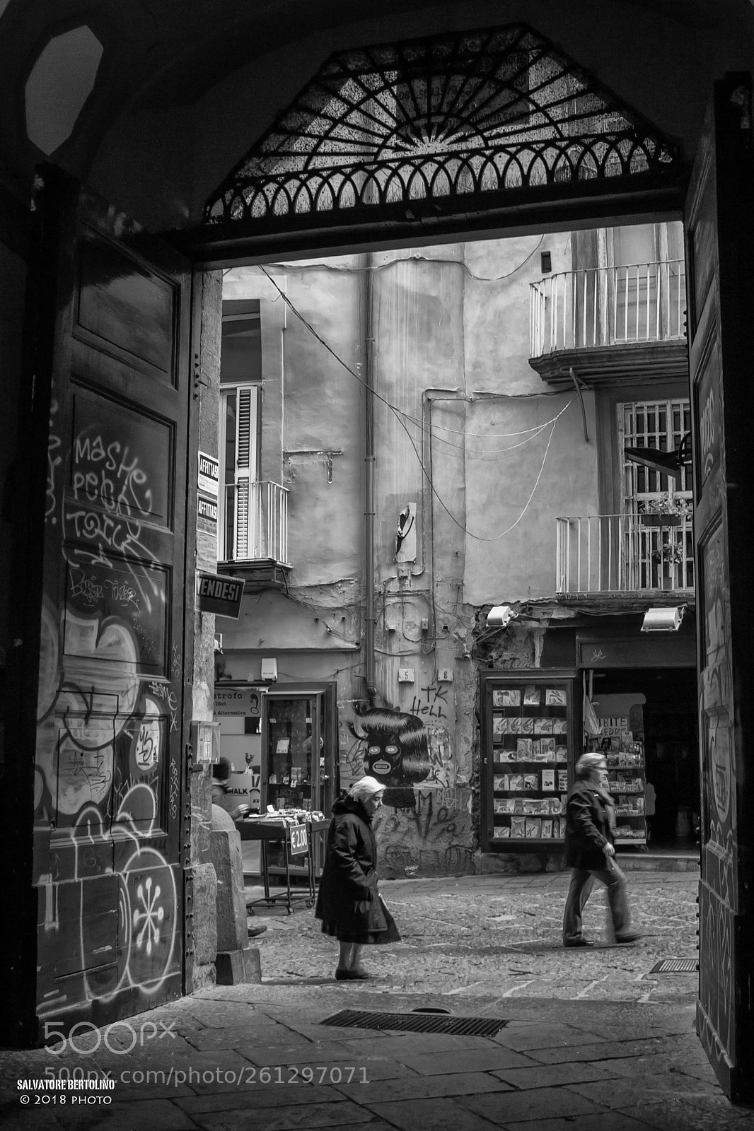 Canon EOS 1100D (EOS Rebel T3 / EOS Kiss X50) sample photo. Spacca... napoli photography