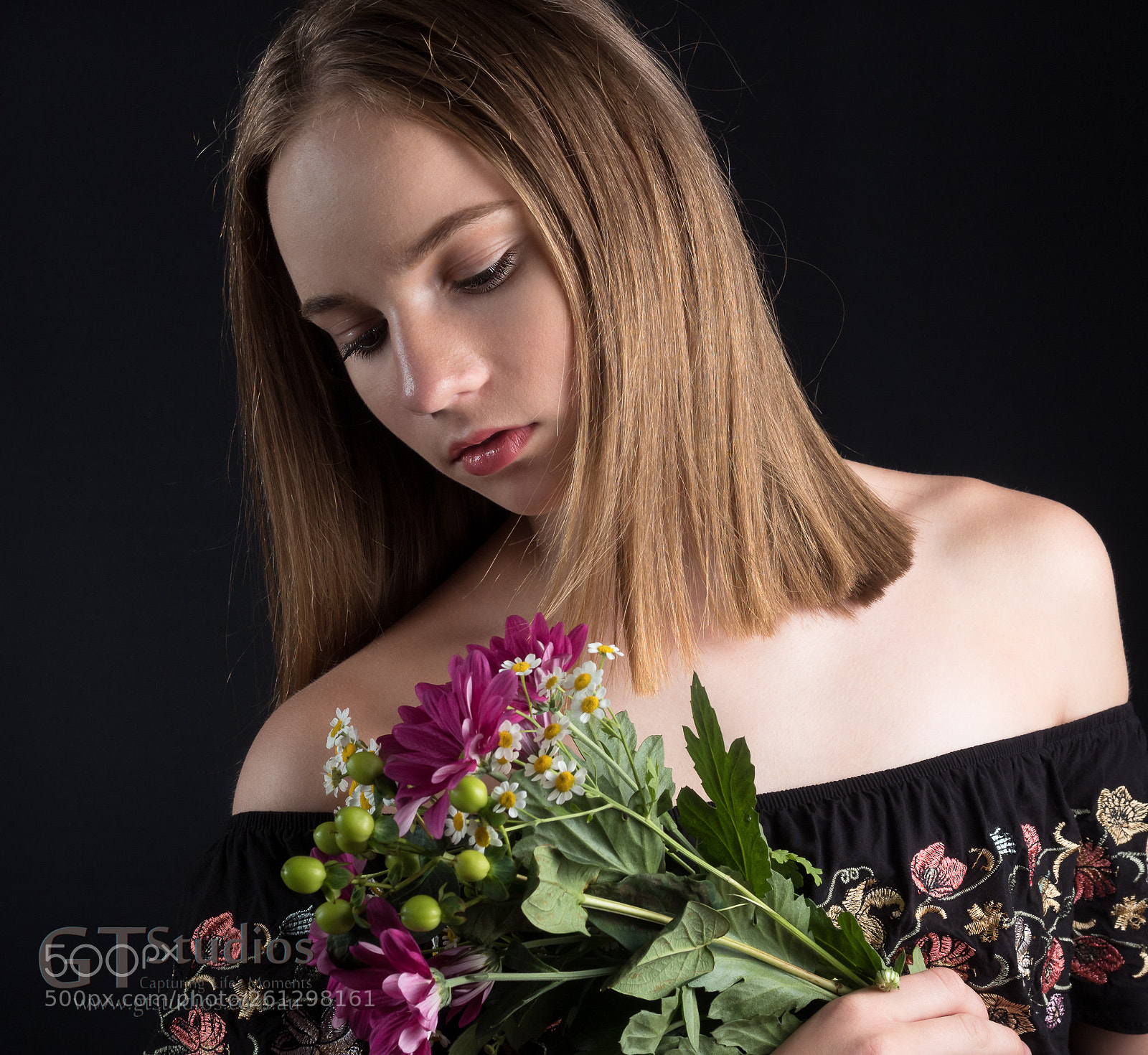 Olympus OM-D E-M5 II sample photo. Flowers are like friends photography