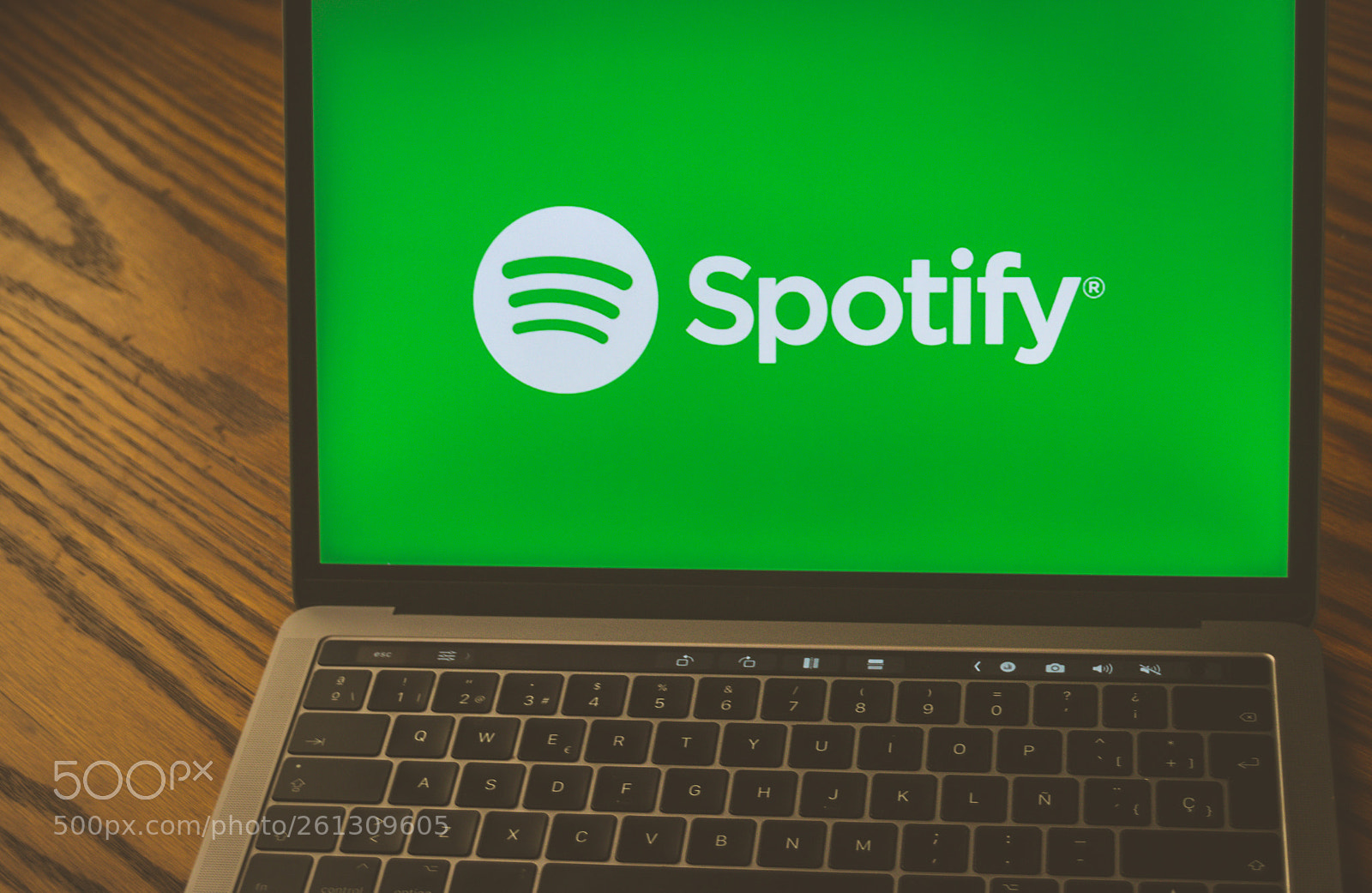 Canon EOS 1200D (EOS Rebel T5 / EOS Kiss X70 / EOS Hi) sample photo. Spotify logo on computer photography