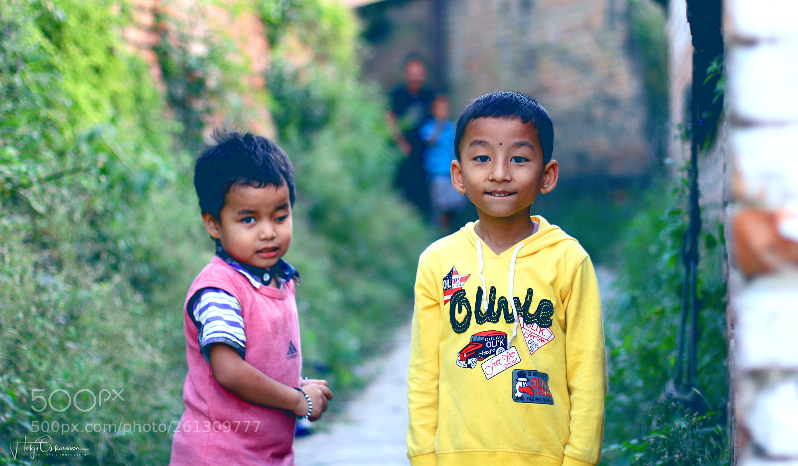 Canon EOS 7D sample photo. Brothers playing in the photography