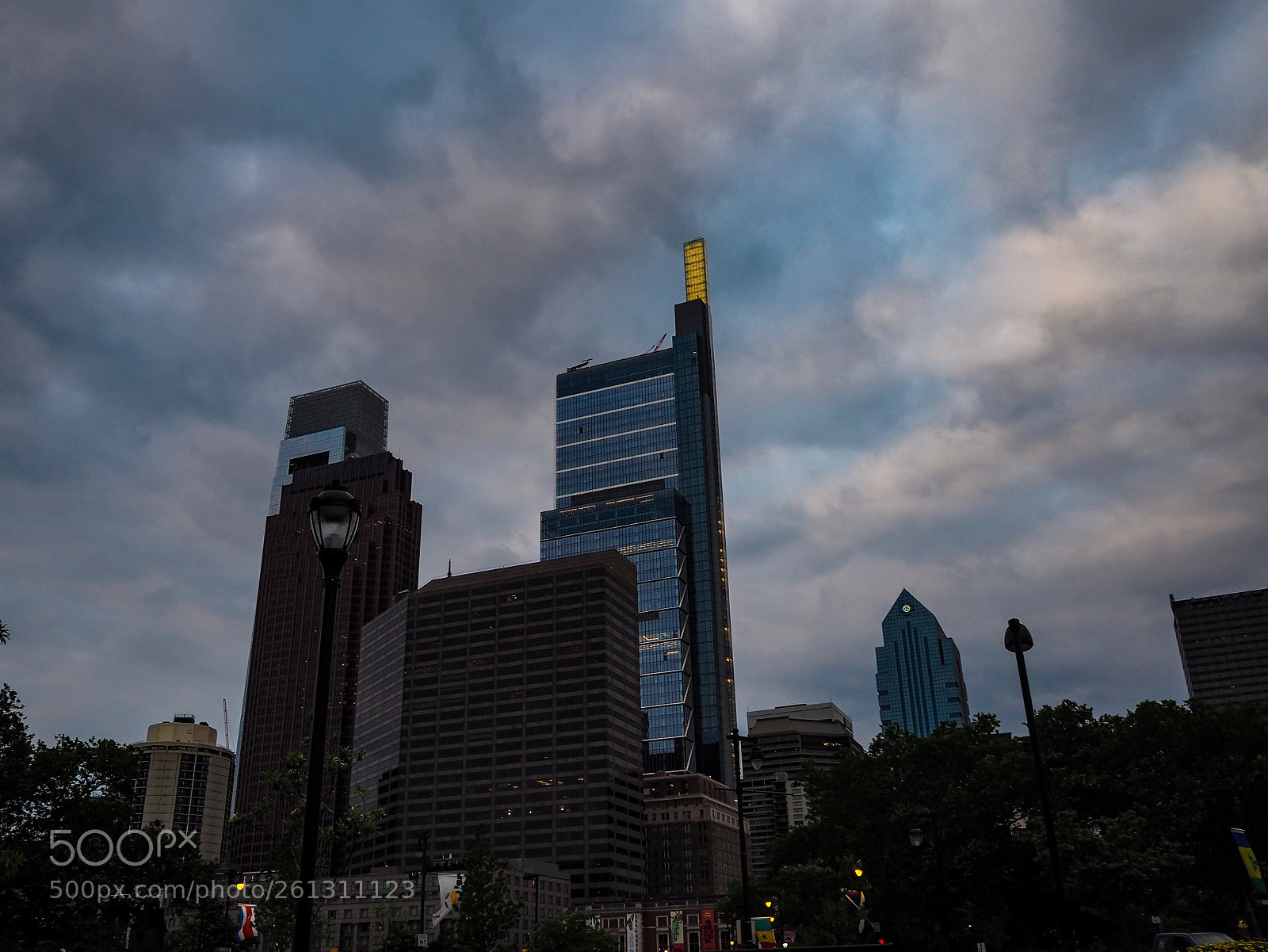 Olympus OM-D E-M10 II sample photo. The pullback photography