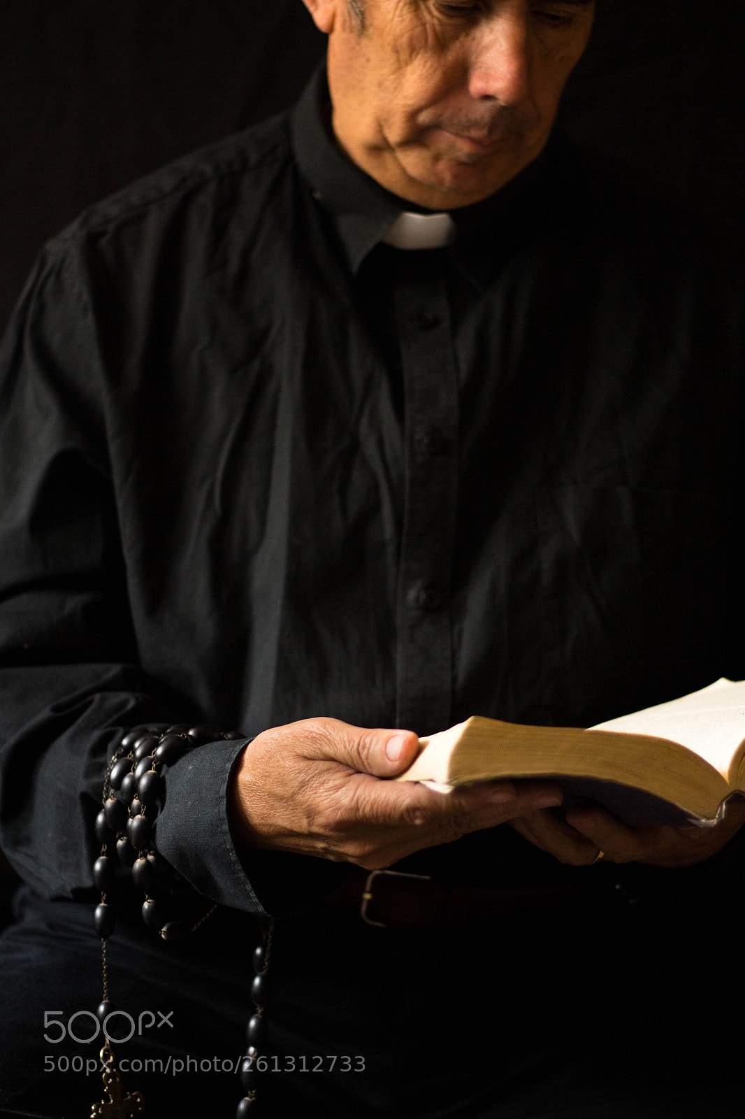 Canon EOS 700D (EOS Rebel T5i / EOS Kiss X7i) sample photo. Priest photography