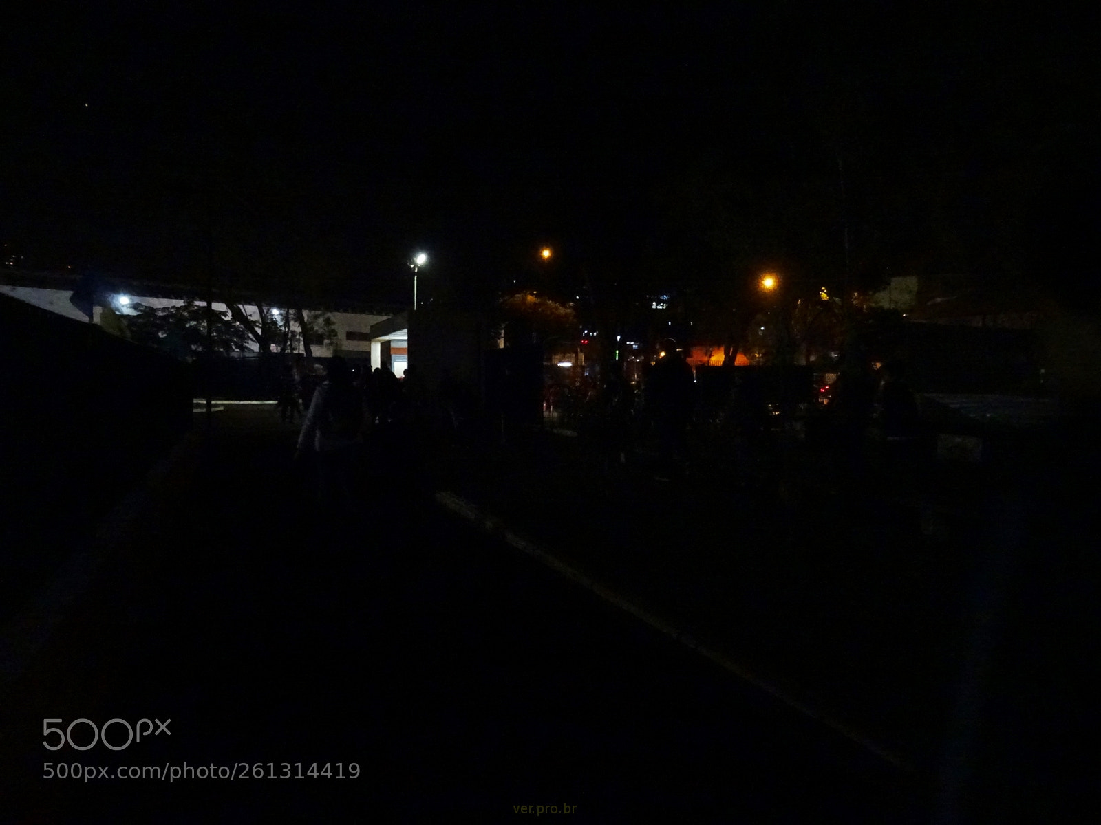 Sony DSC-HX60V sample photo. Noite photography
