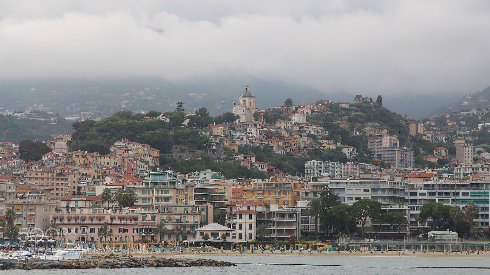 Canon EOS 700D (EOS Rebel T5i / EOS Kiss X7i) sample photo. Menton in clouds photography