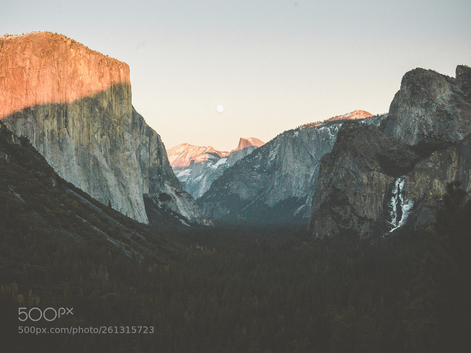 Canon EOS 600D (Rebel EOS T3i / EOS Kiss X5) sample photo. Yosemite sunset photography