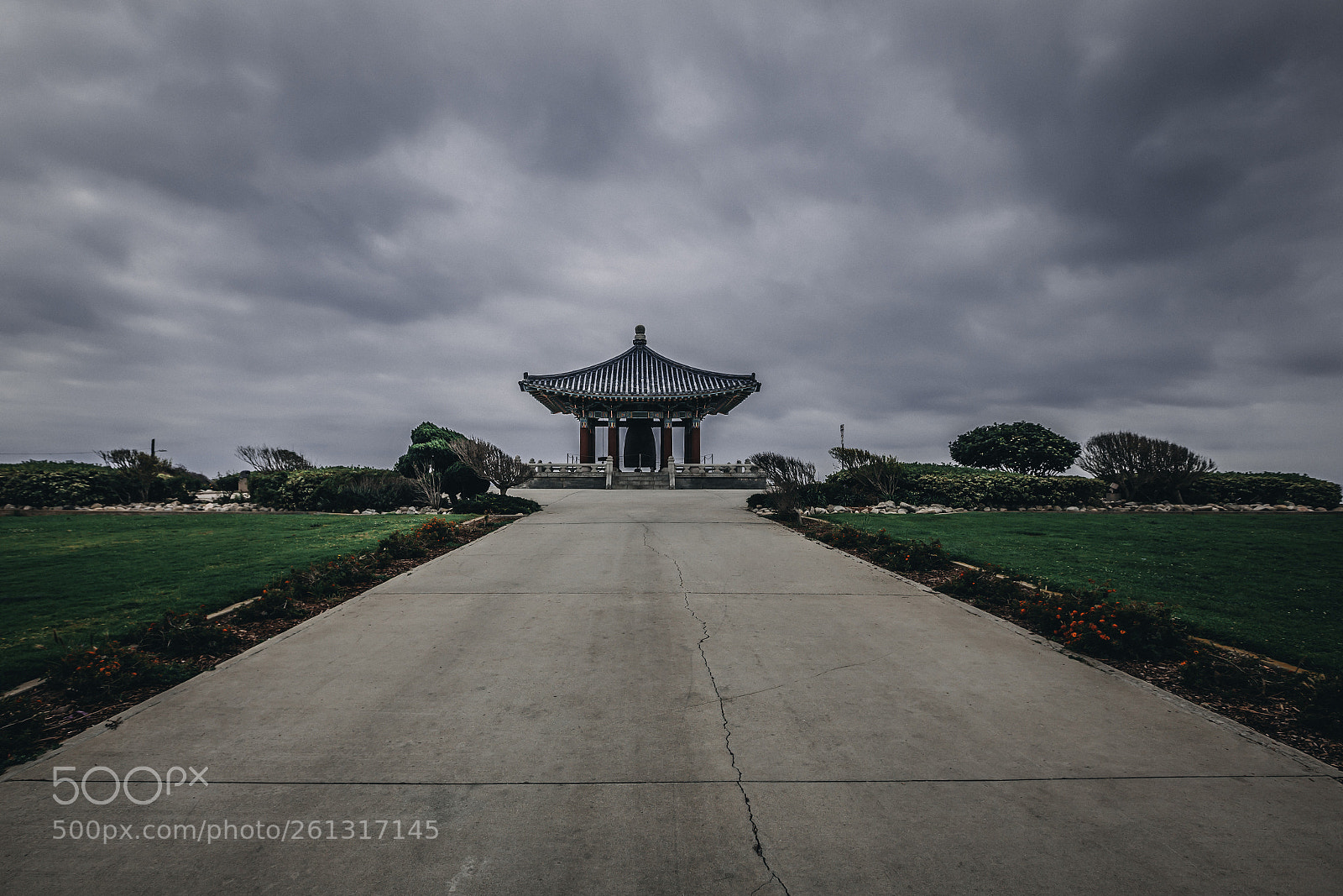 Canon EOS 5D Mark II sample photo. Korean friendship bell photography
