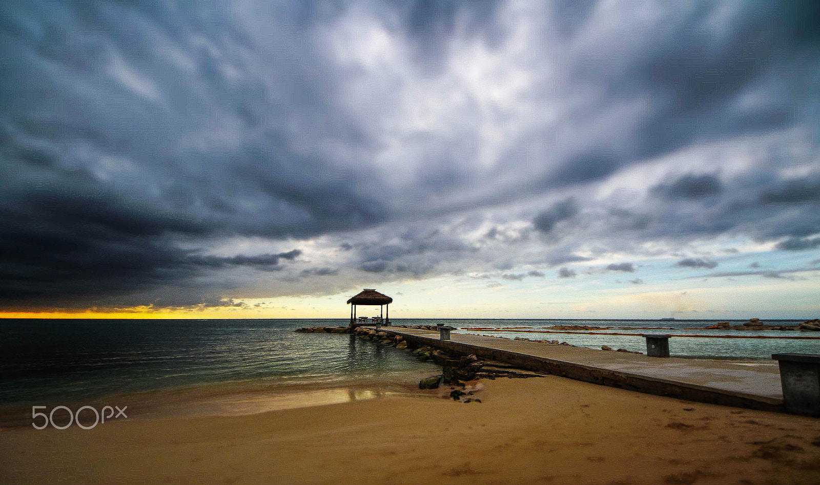 Canon EOS 100D (EOS Rebel SL1 / EOS Kiss X7) sample photo. Approaching storm photography