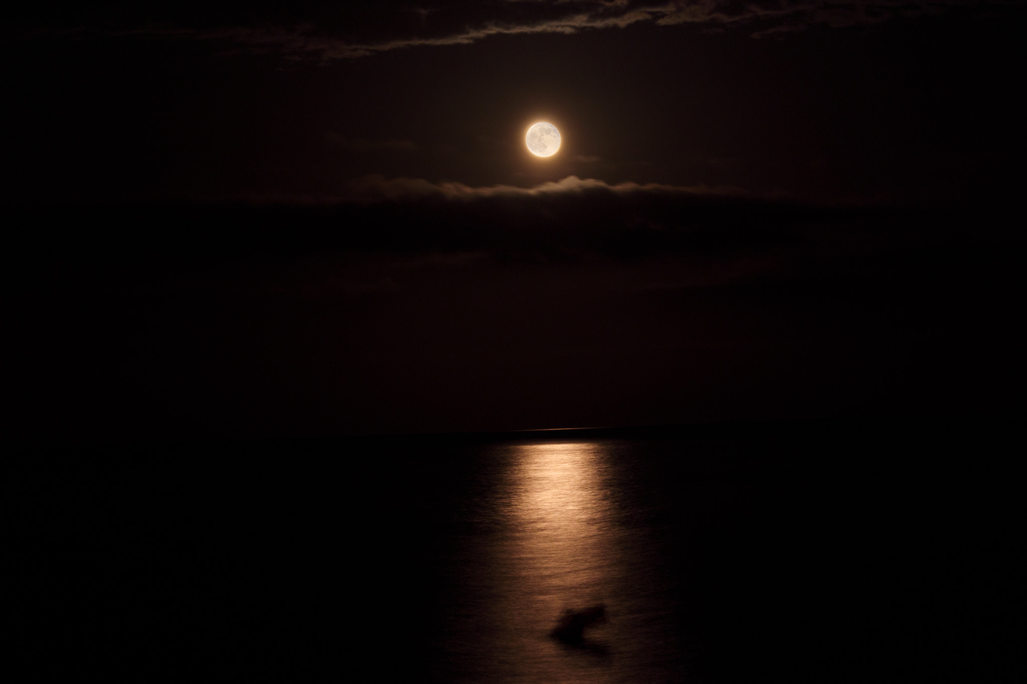 Canon EOS M5 sample photo. Moon photography