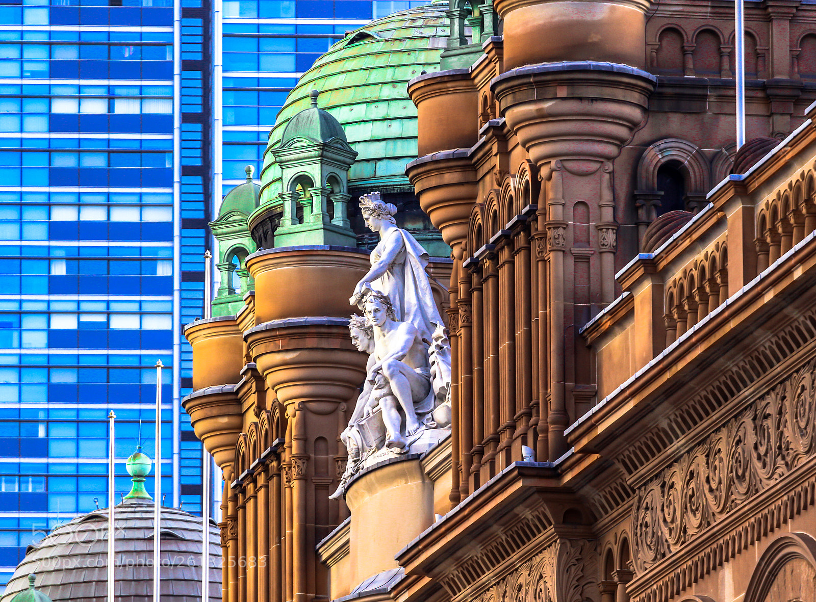 Canon EOS 700D (EOS Rebel T5i / EOS Kiss X7i) sample photo. //queen victoria building// photography