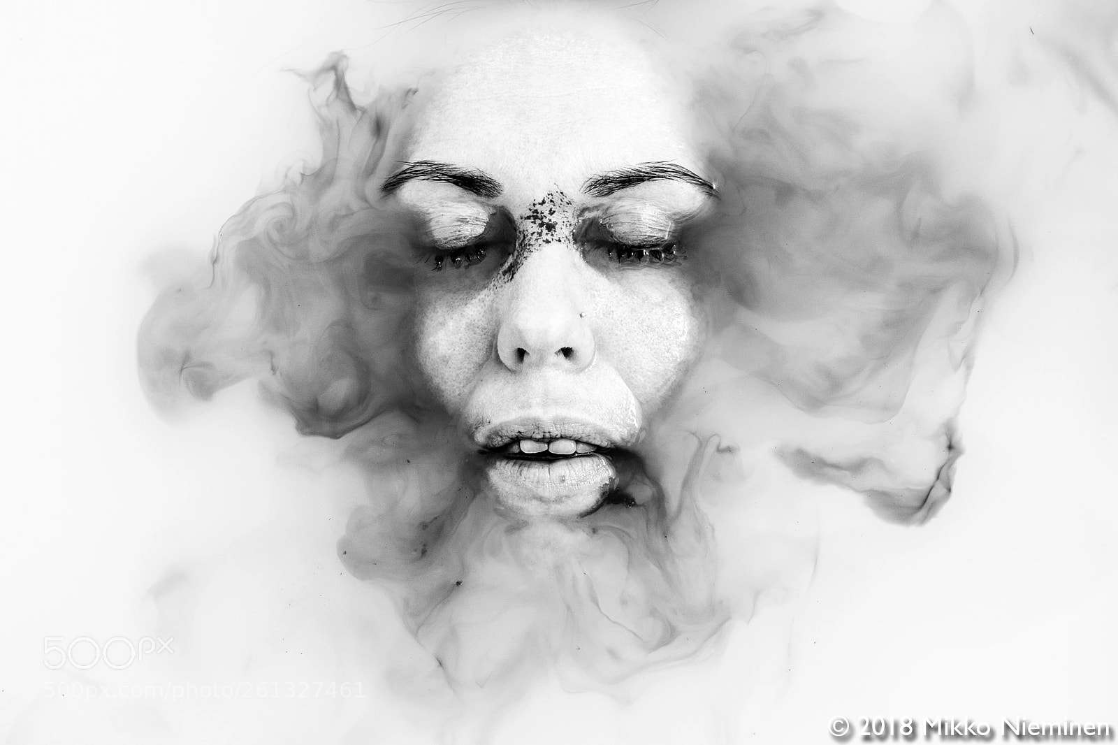 Canon EOS 5D Mark IV sample photo. Smoke photography