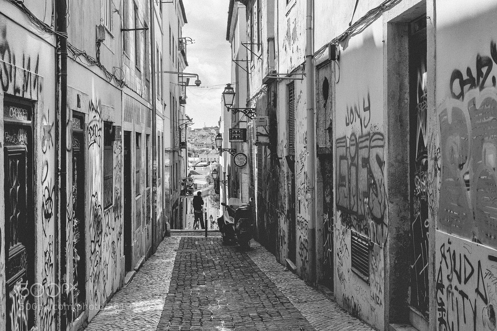 Canon EOS 5D sample photo. Back alleys photography
