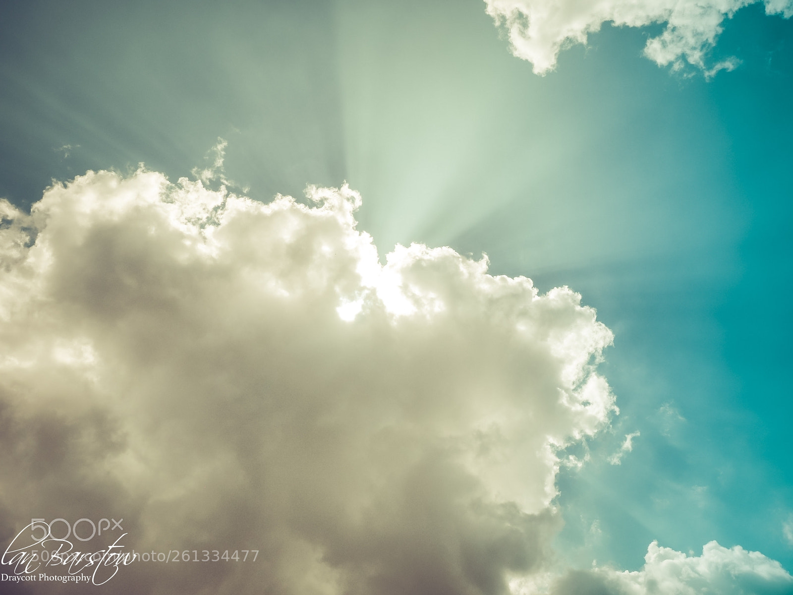 Olympus OM-D E-M10 II sample photo. Sun beam photography