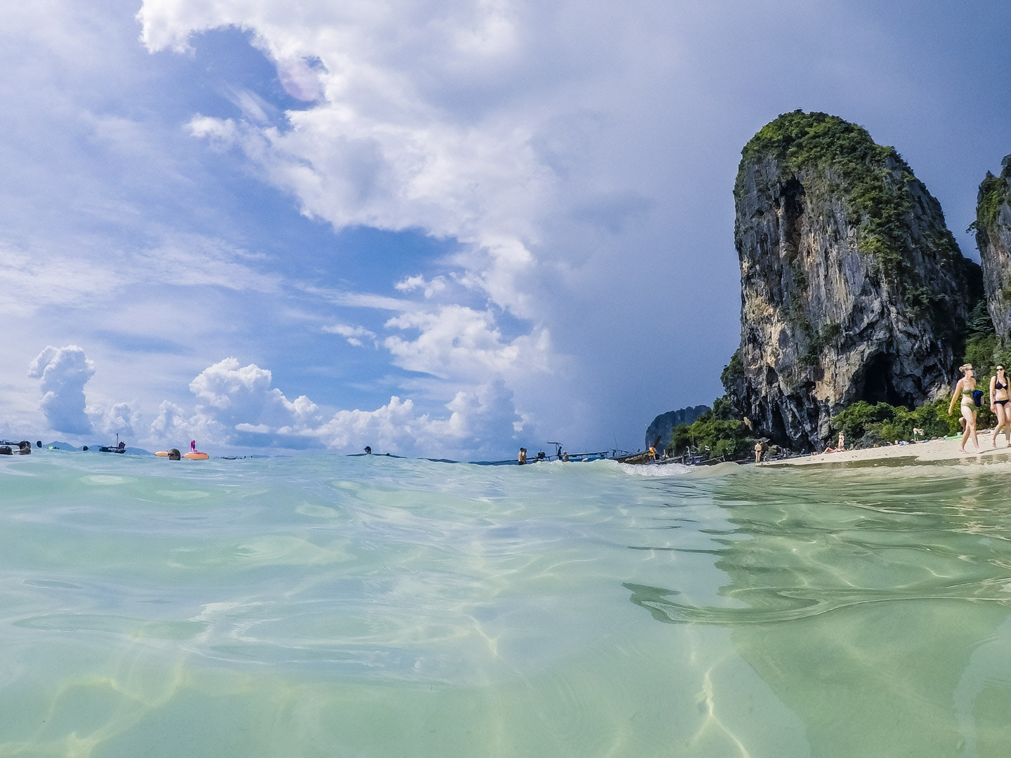GoPro Hero5 Black sample photo. Going for a splash photography