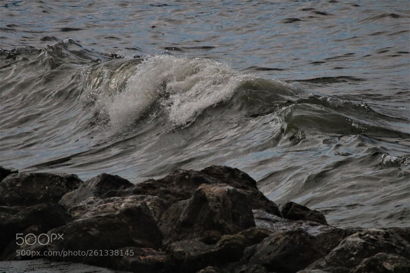 Canon EOS 750D (EOS Rebel T6i / EOS Kiss X8i) sample photo. Wavy sea photography