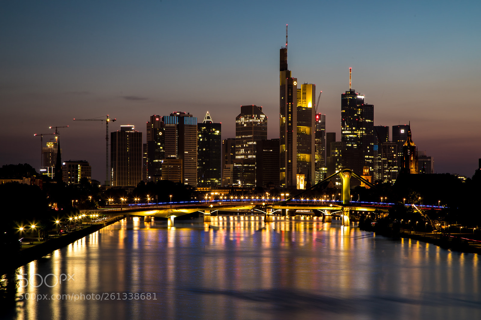 Canon EOS 5D Mark IV sample photo. Frankfurt city @sunset photography