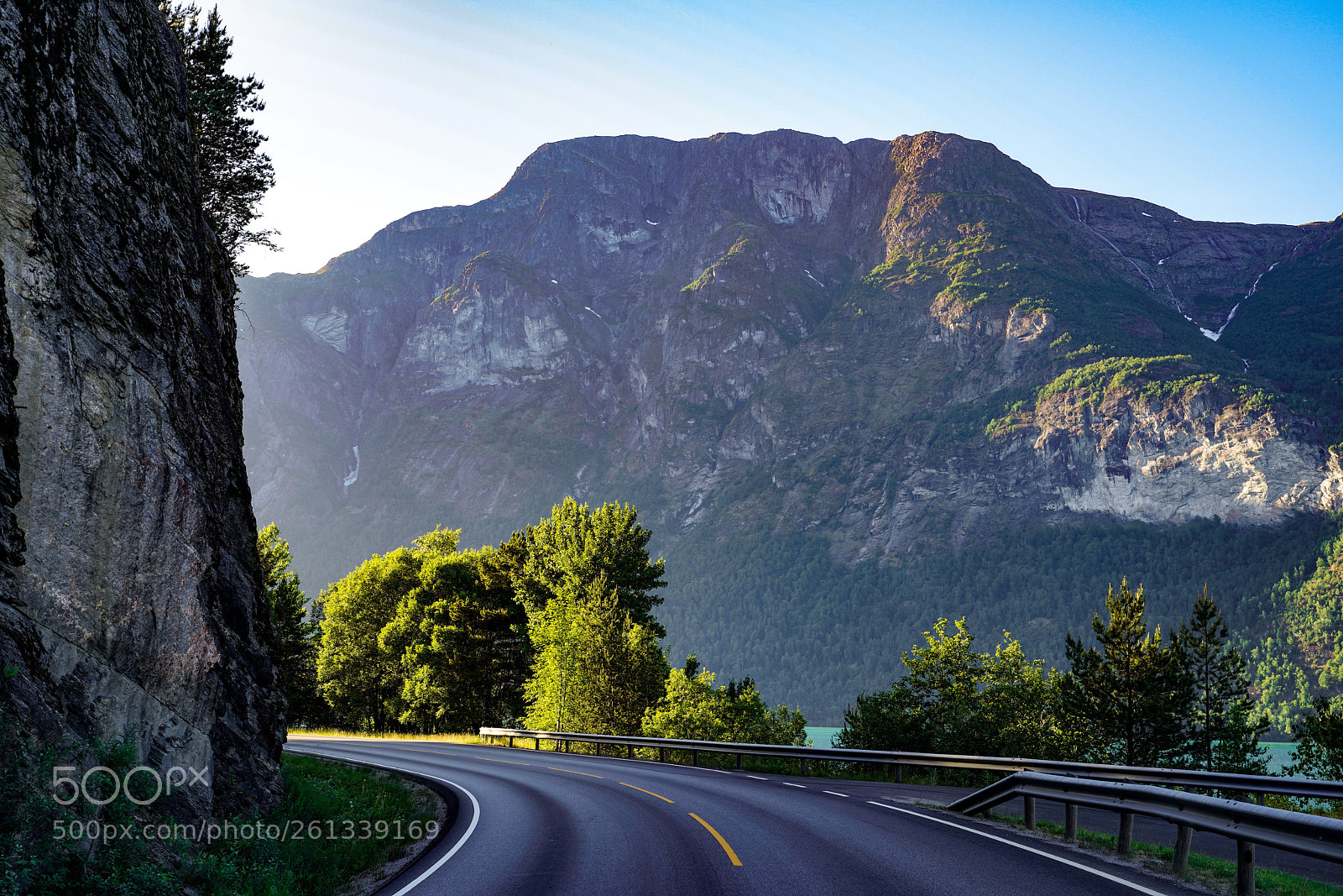 Sony a7R III sample photo. Around the bend photography