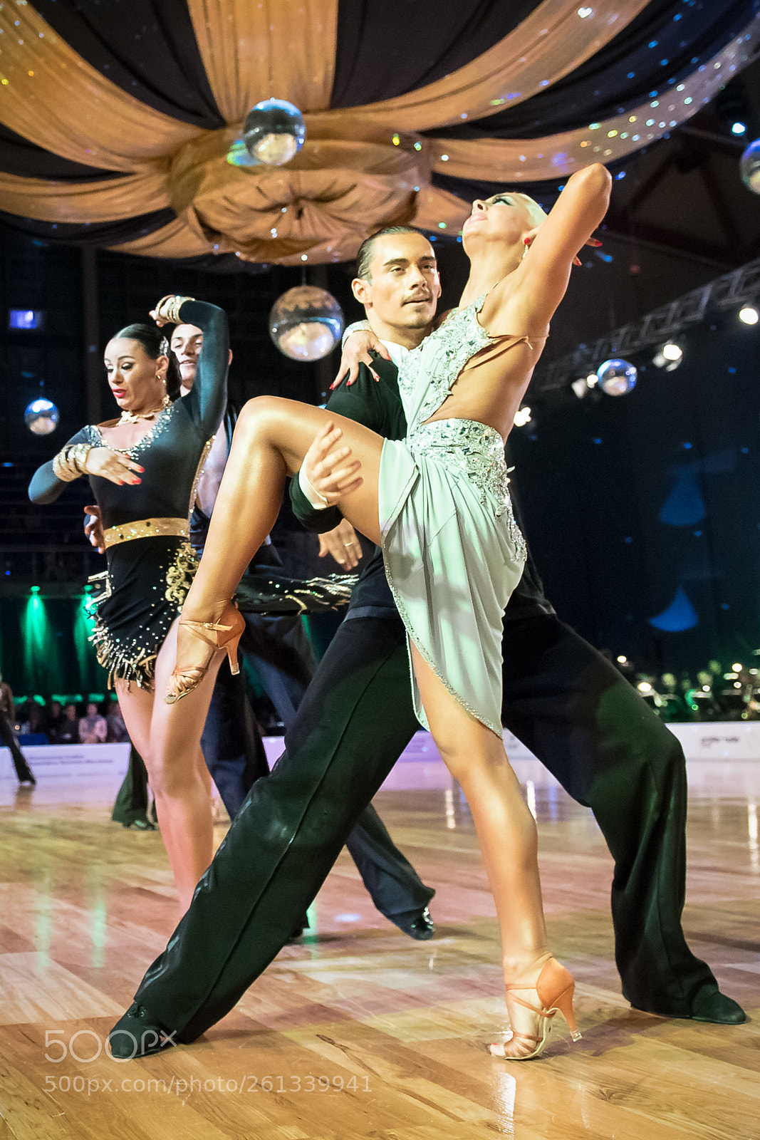Nikon D5 sample photo. Dancers dancing latin dance photography