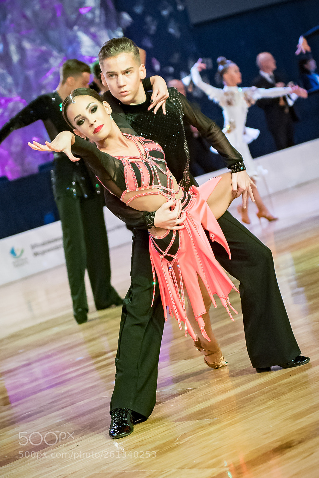 Nikon D5 sample photo. Dancers dancing latin dance photography