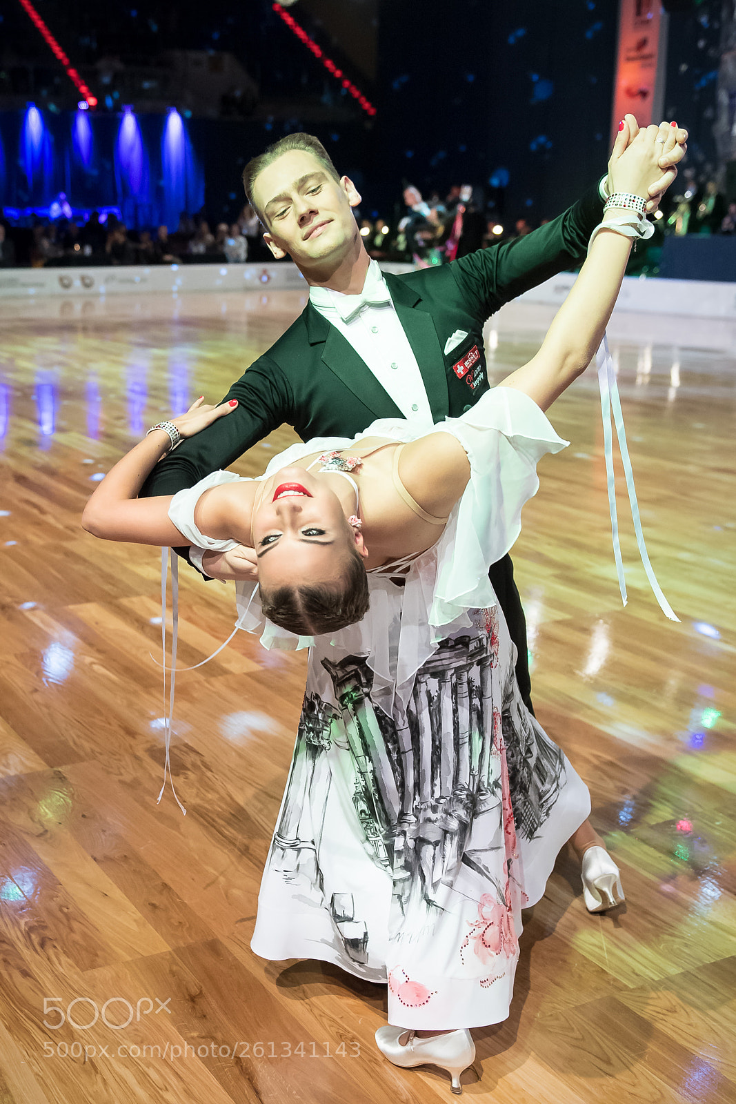Nikon D5 sample photo. Dancers dancing standard dance photography