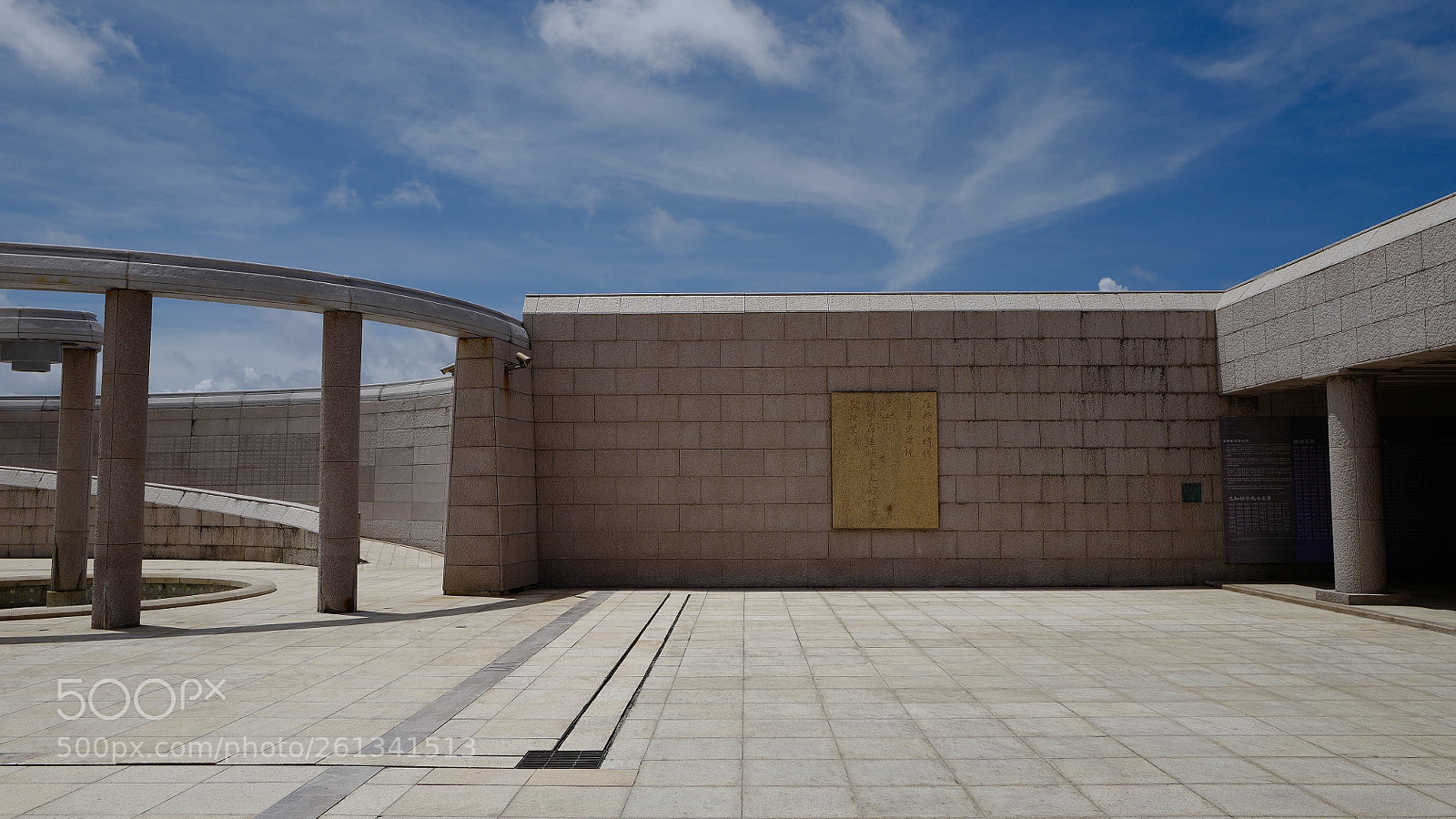 Leica Q (Typ 116) sample photo. 廣場 photography