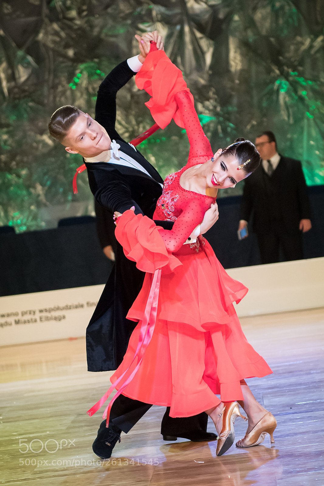 Nikon D5 sample photo. Dancers dancing standard dance photography