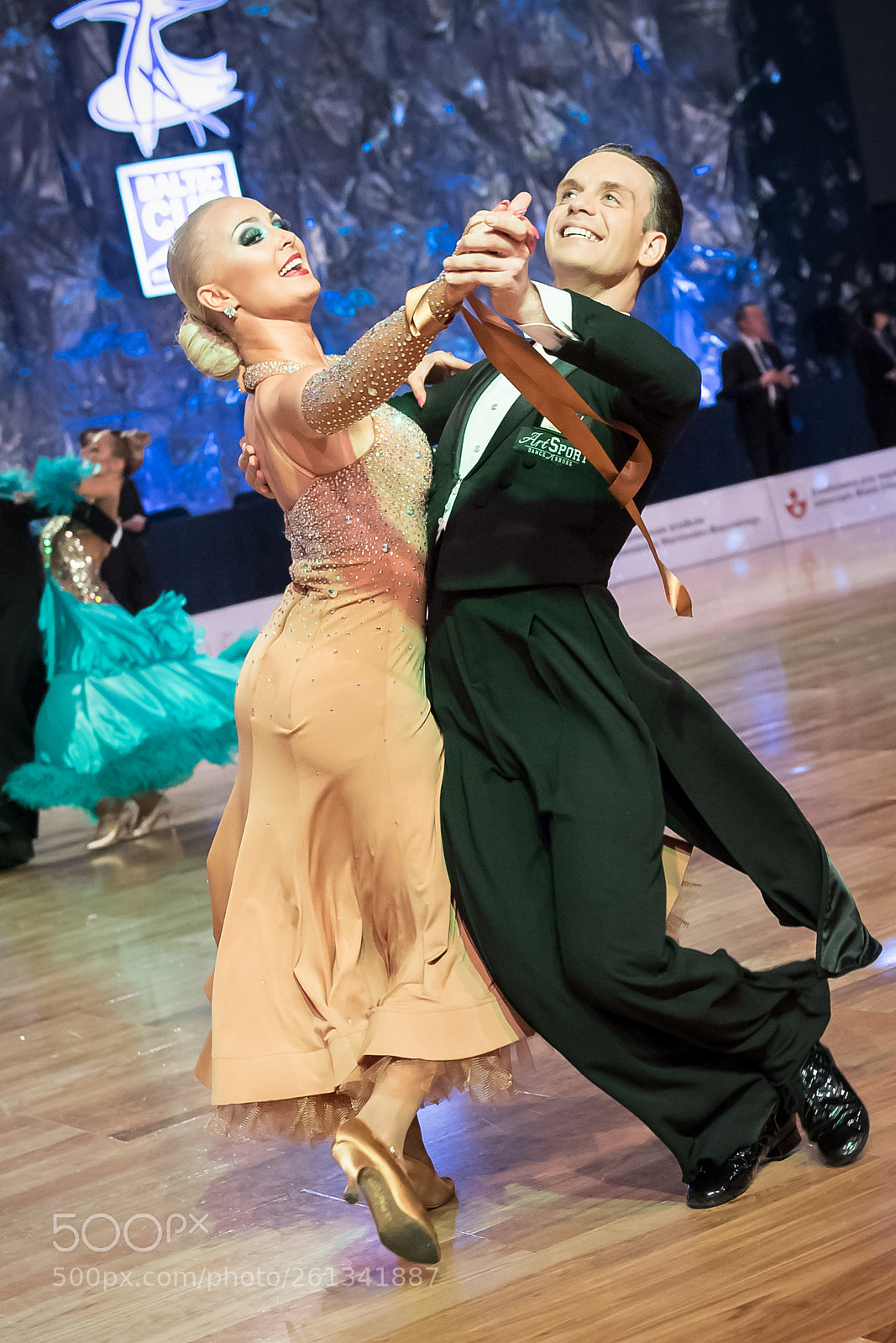 Nikon D5 sample photo. Dancers dancing standard dance photography