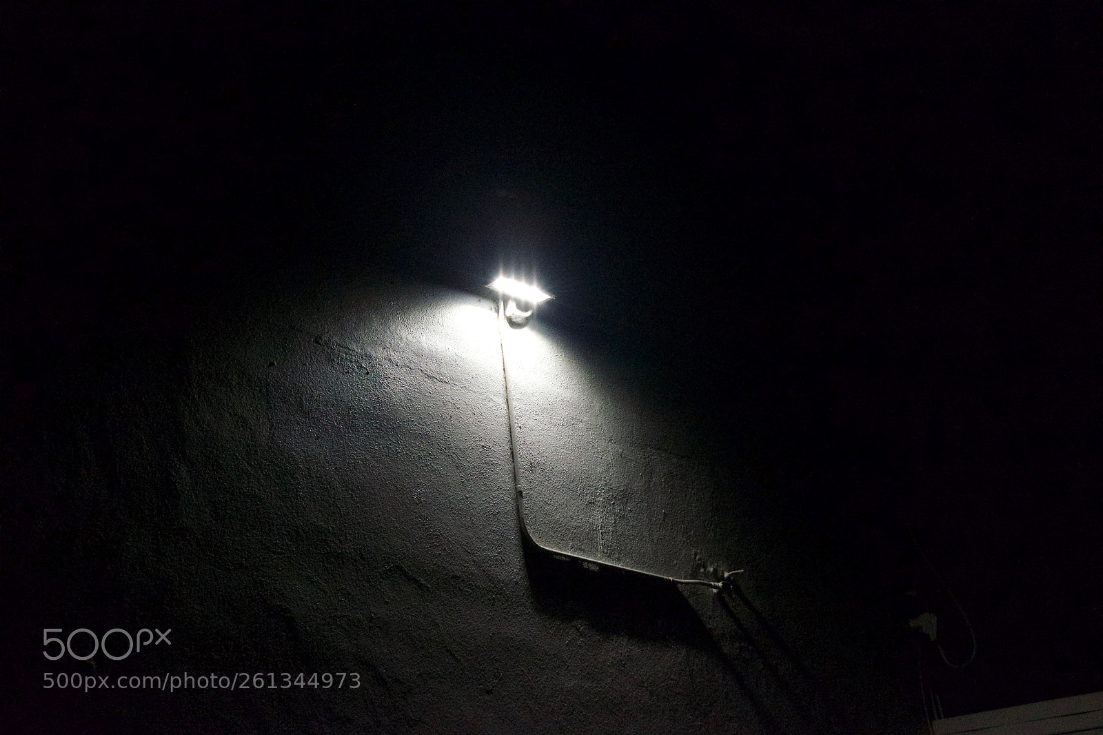 Nikon D3300 sample photo. Alleyway light photography