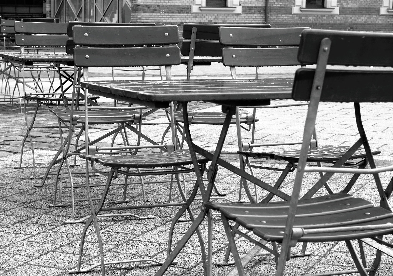 Canon EOS 500D (EOS Rebel T1i / EOS Kiss X3) sample photo. (crying chairs) photography