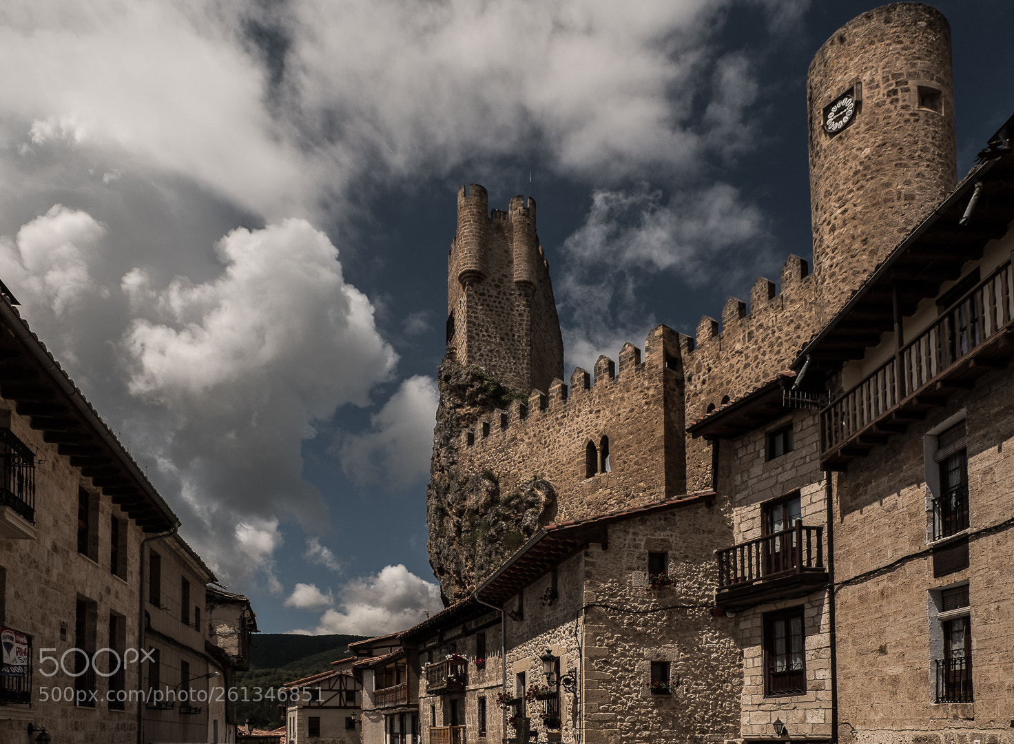 Fujifilm X-T2 sample photo. Castillo y pueblo de photography