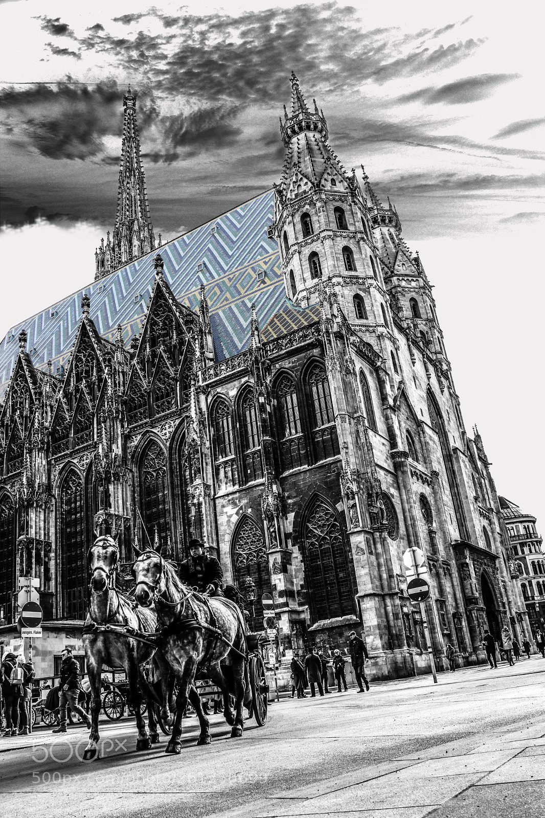 Canon EOS 750D (EOS Rebel T6i / EOS Kiss X8i) sample photo. St. stephen's cathedral photography