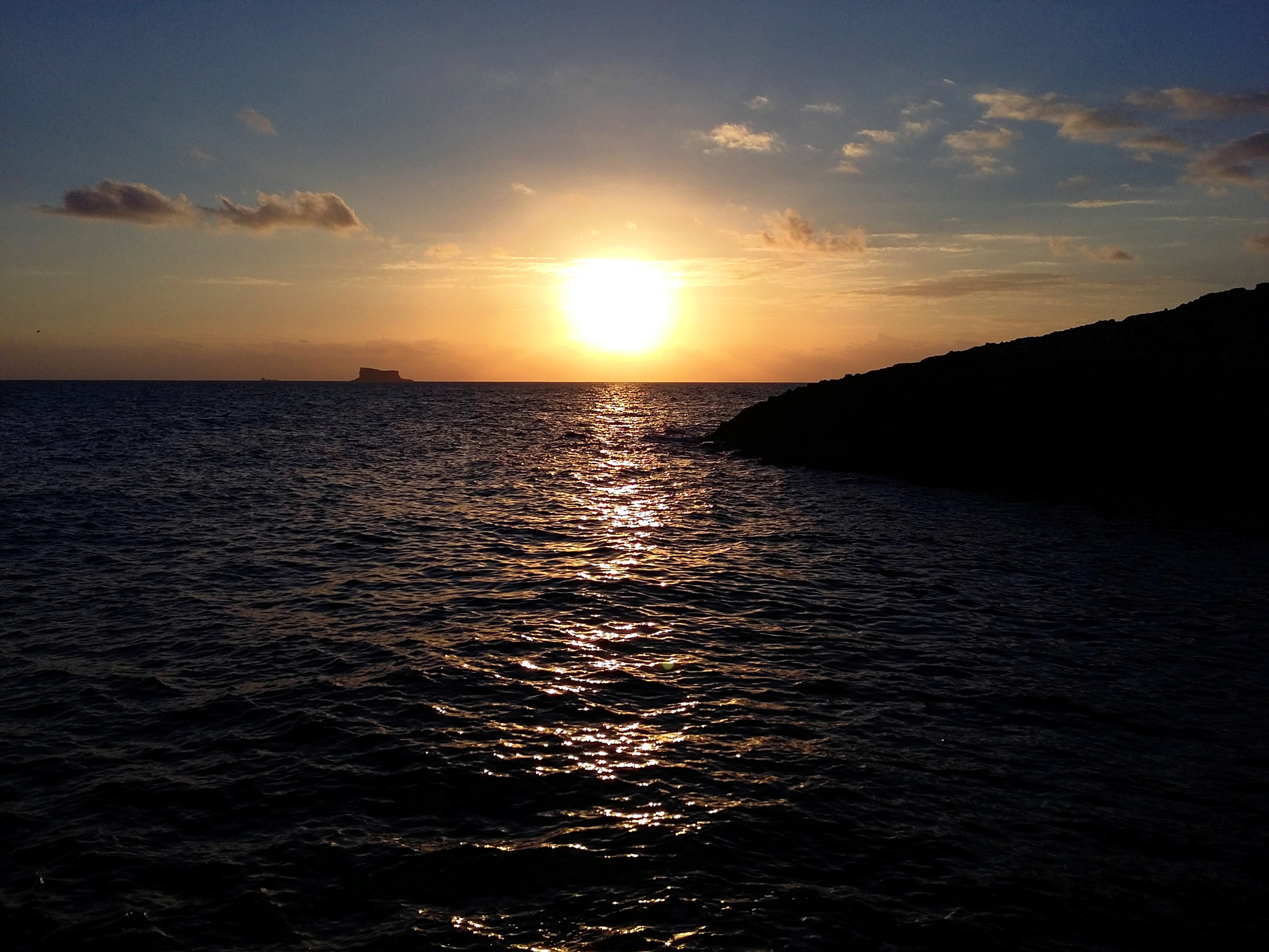 Samsung Galaxy A3 sample photo. Sunset over malta photography