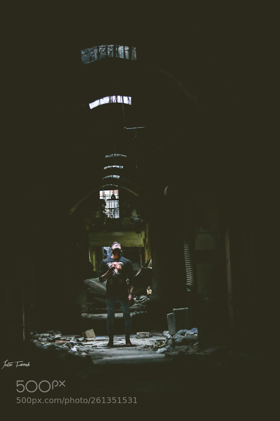 Canon EOS 750D (EOS Rebel T6i / EOS Kiss X8i) sample photo. Lost in the city photography