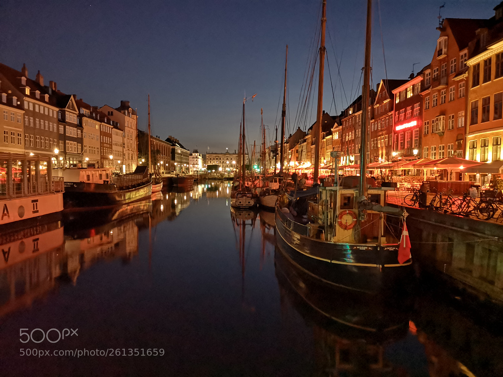 HUAWEI P20 sample photo. Night in copenhagen photography