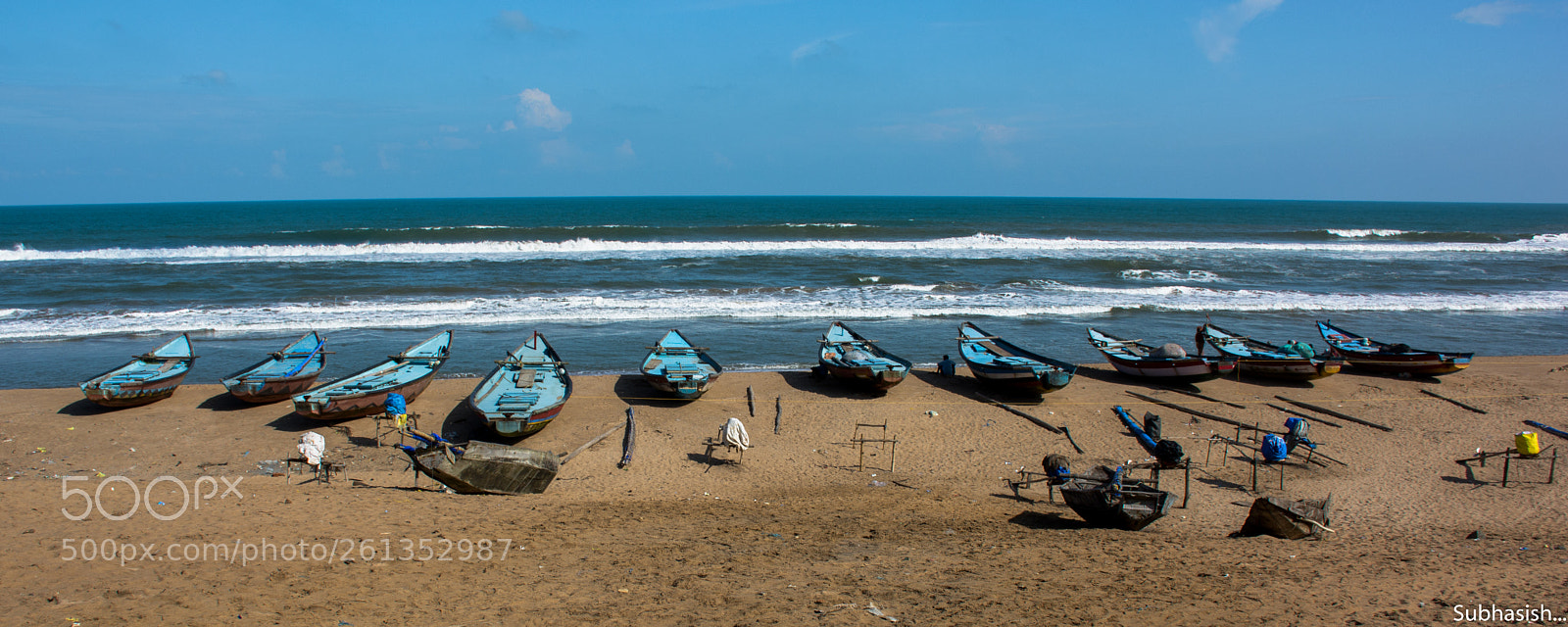 Nikon D5200 sample photo. A boat is safe photography