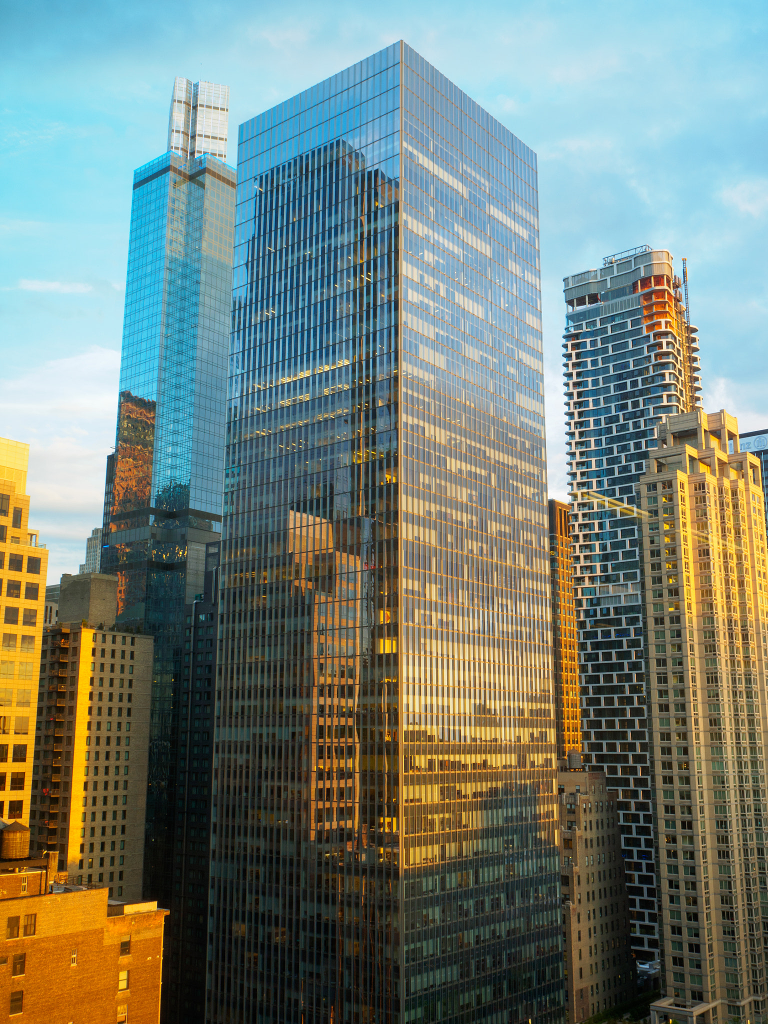Olympus OM-D E-M10 III sample photo. Office building before dusk photography