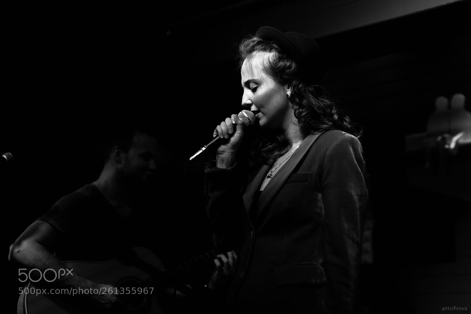 Canon EOS 5D Mark II sample photo. B&w song  photography