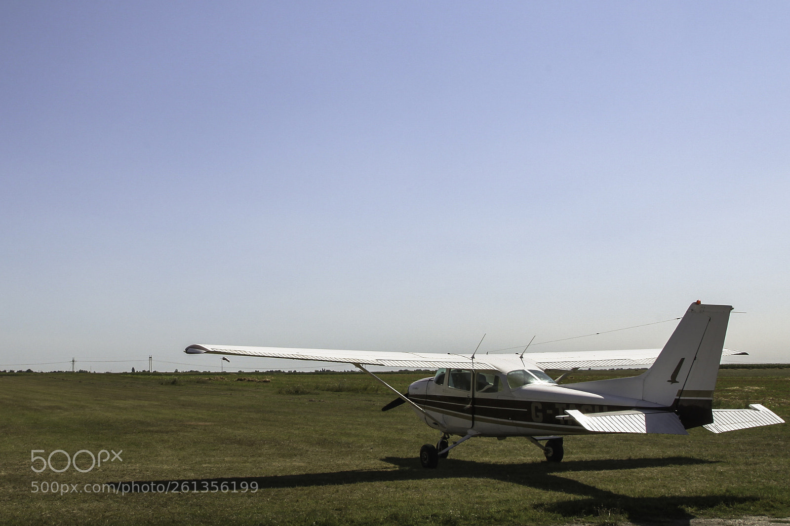 Canon EOS 5D Mark II sample photo. Light plane photography