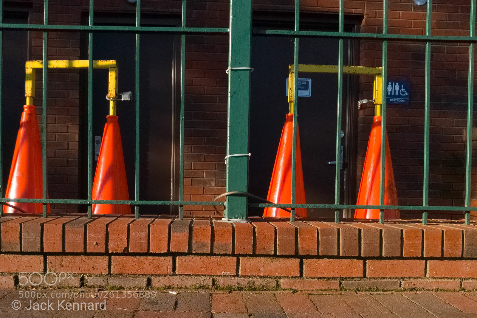 LG G5 sample photo. Photo walk pattern photography