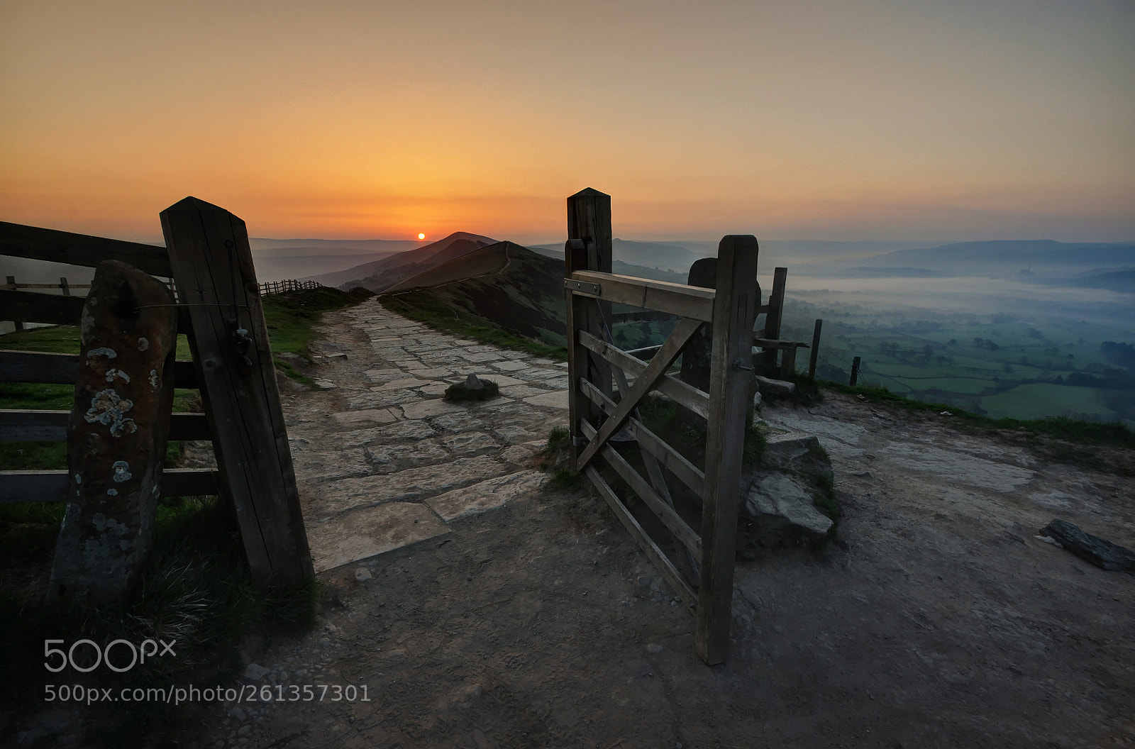 Nikon D90 sample photo. Mam tor photography
