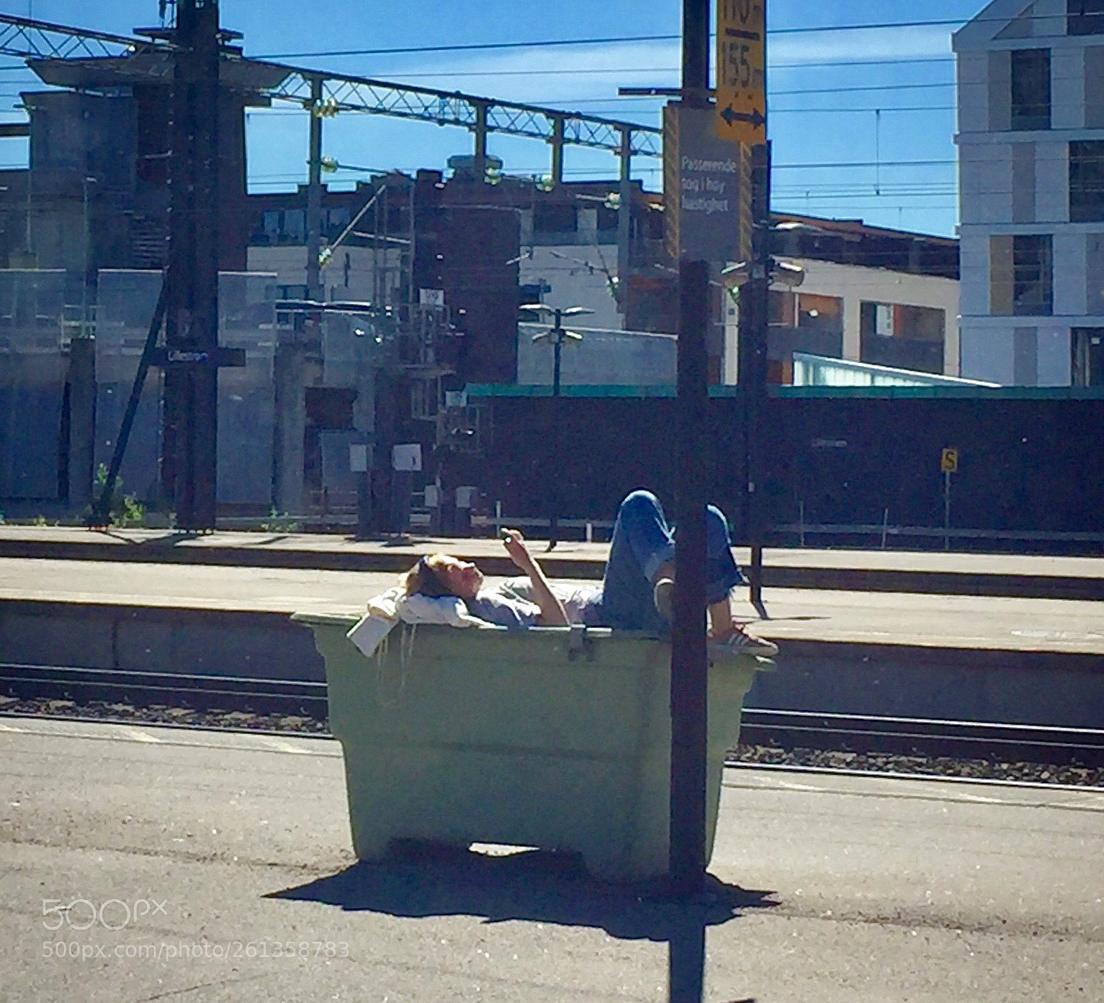 Apple iPhone 6 Plus sample photo. Waiting for the train photography